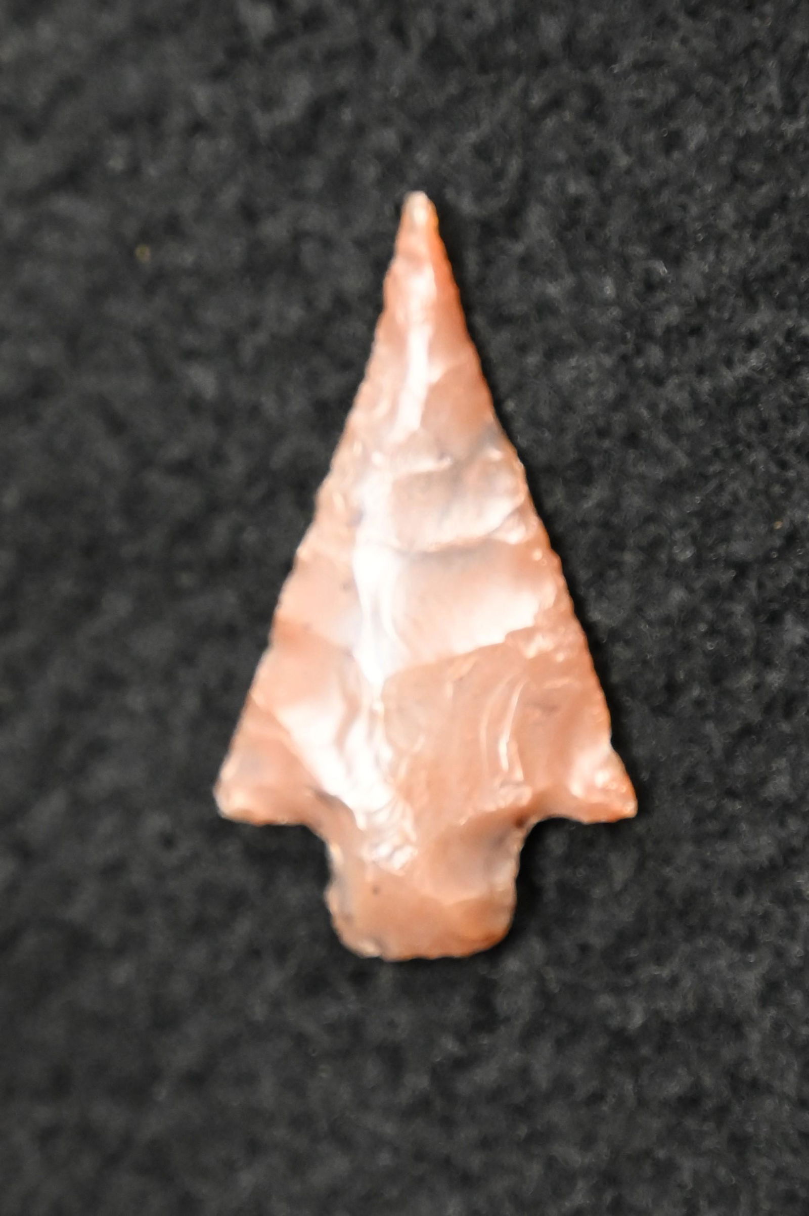 1 3/16" Gatecliff Jasper Birdpoint, Keele COA Found in Oregon Ex: Walt McIntyre Collection. (1 of 10)