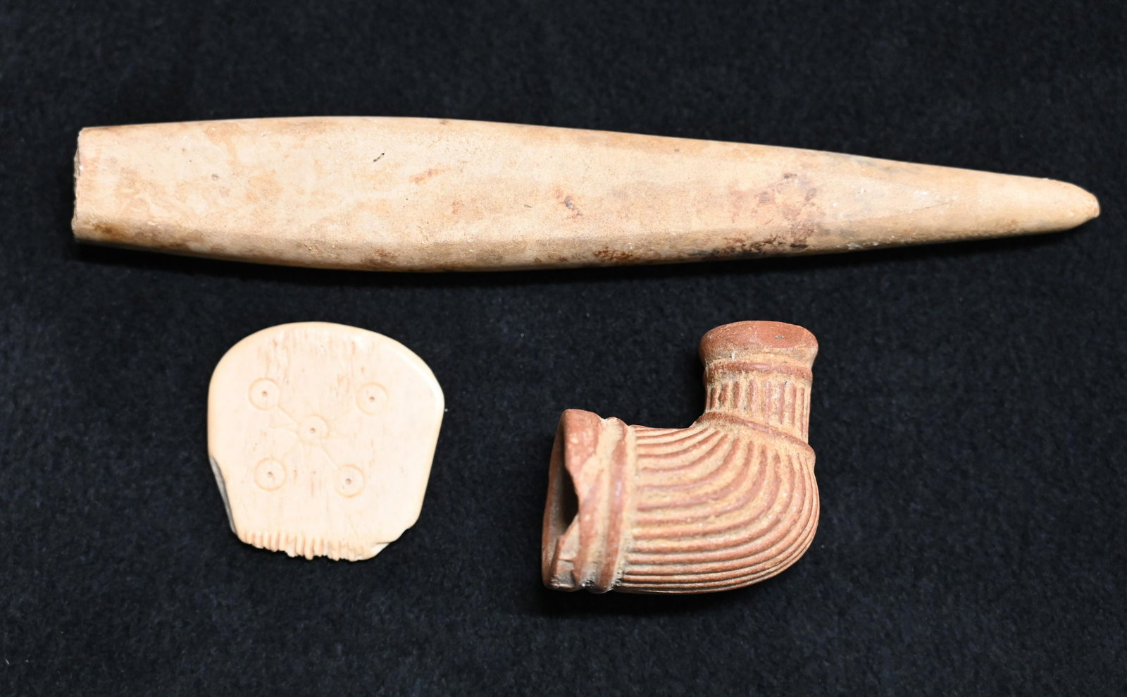 1 1/2" Engraved Bone, Trade Pipe, and 6 11/16" Ancient Knapping Tool.: 1 1/2" Engraved Bone, Trade Pipe, and 6 11/16" Ancient Knapping Tool.