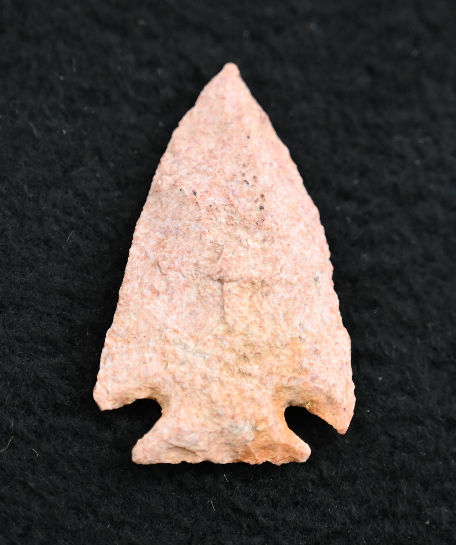 1 1/2" Pelican Lake Arrowhead Found in Missouri Ex: John Bender Collection. (1 of 9)