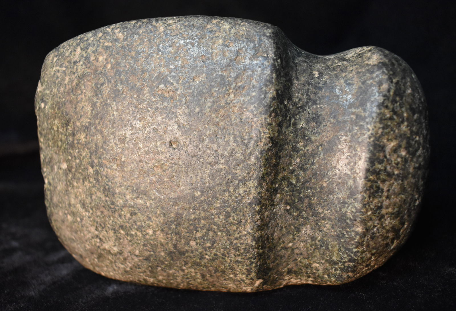 6 9/16" 3/4 Groove Axe found in Madison County, Illinois w/ Keele COA: 6 9/16" 3/4 Groove Granite Axe found in Madison County, Illinois. Nice axe with good balance and weight. Sits upright nicely for display. Comes with a Ryan Keele COA. Ex Steve Manos Collection