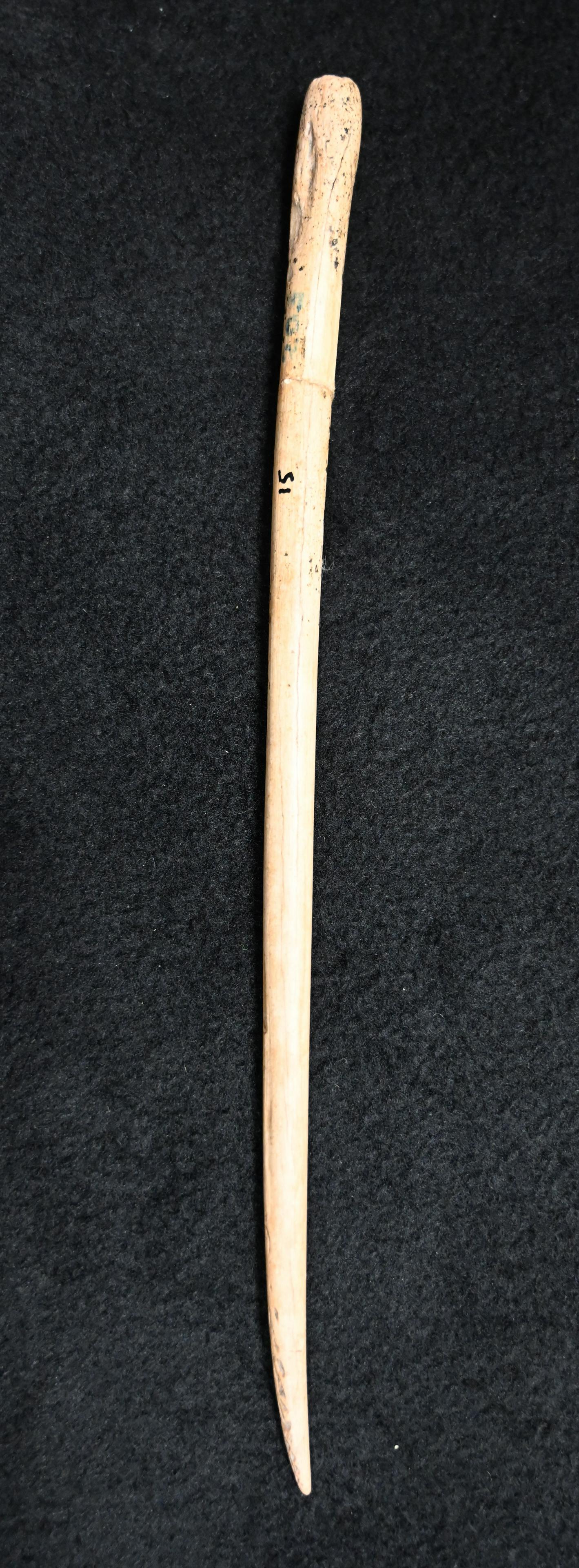 8" Bone Needle Found in Tennessee "Broke and Glued in one spot" Ex: Dale & Betty Roberts: 8" Bone Needle Found in Tennessee "Broke and Glued in one spot" Ex: Dale & Betty Roberts Collection.