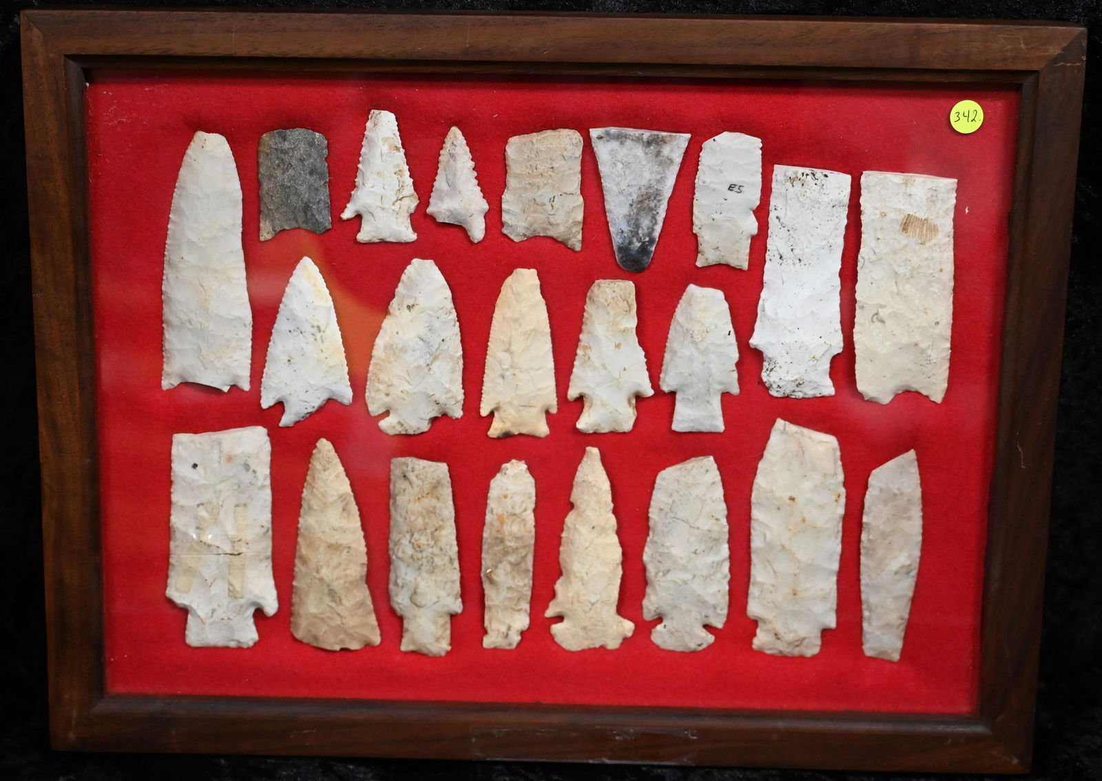 22 Heartbreaker Arrowheads in A Display Case Found in the Midwest (1 of 6)