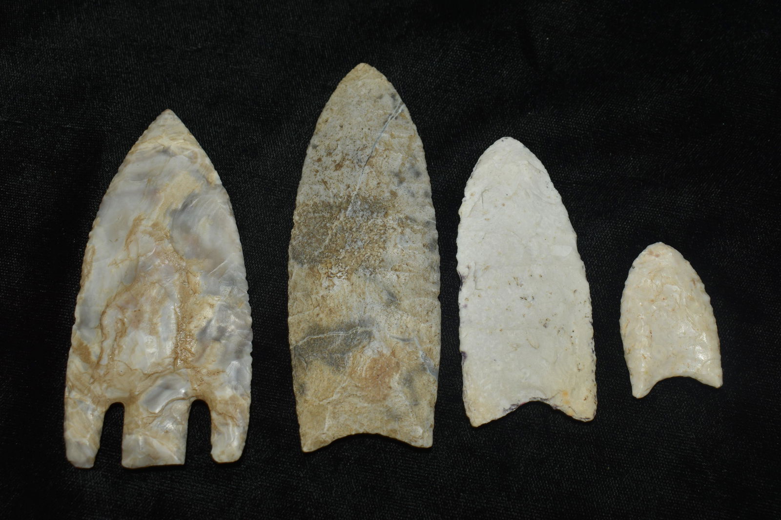 4 Modern Arrowheads  1 1/2" to 4" (1 of 7)