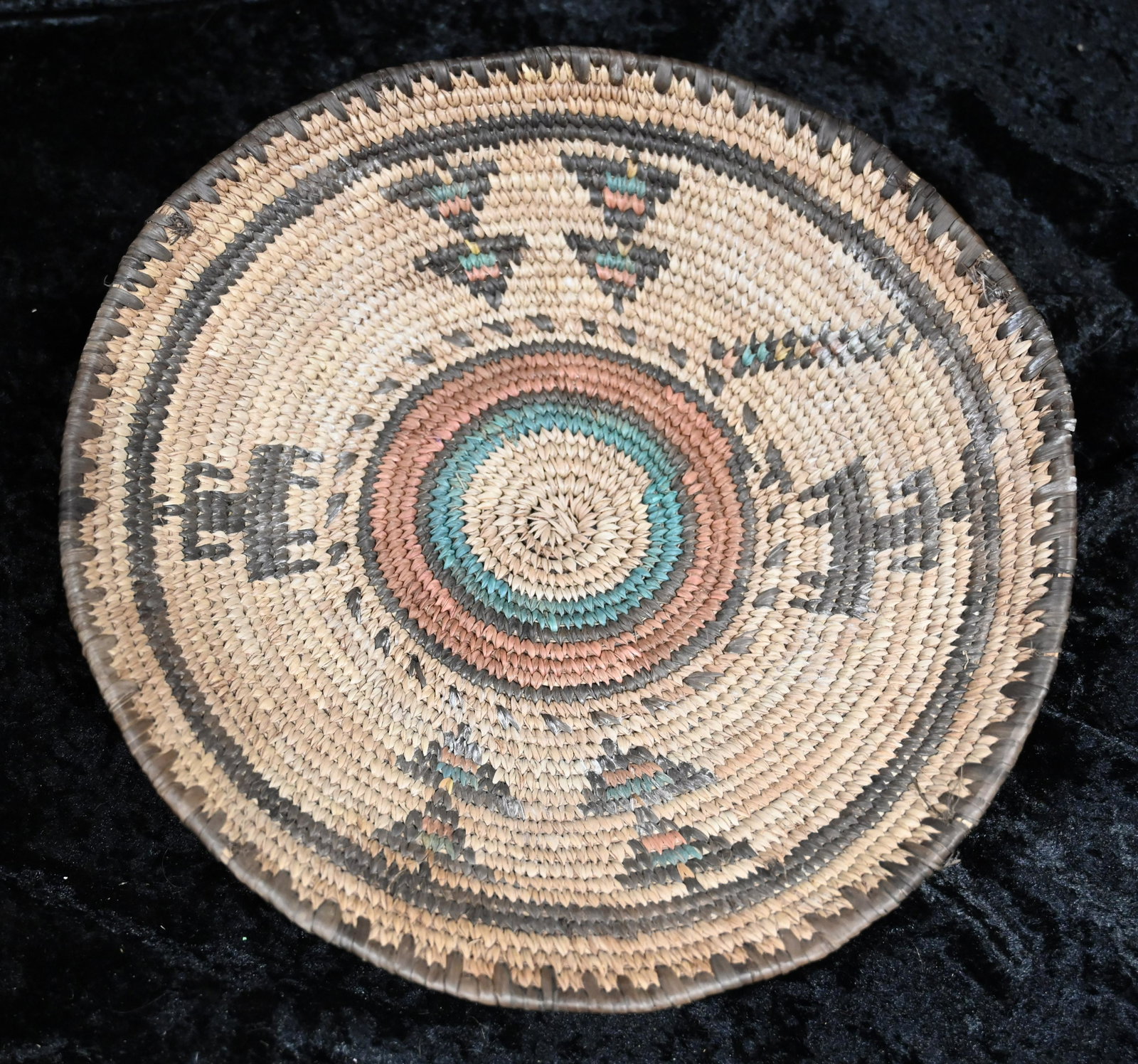 Native American Woven Basket 13 inches across.: Native American Woven Basket 13 inches across.