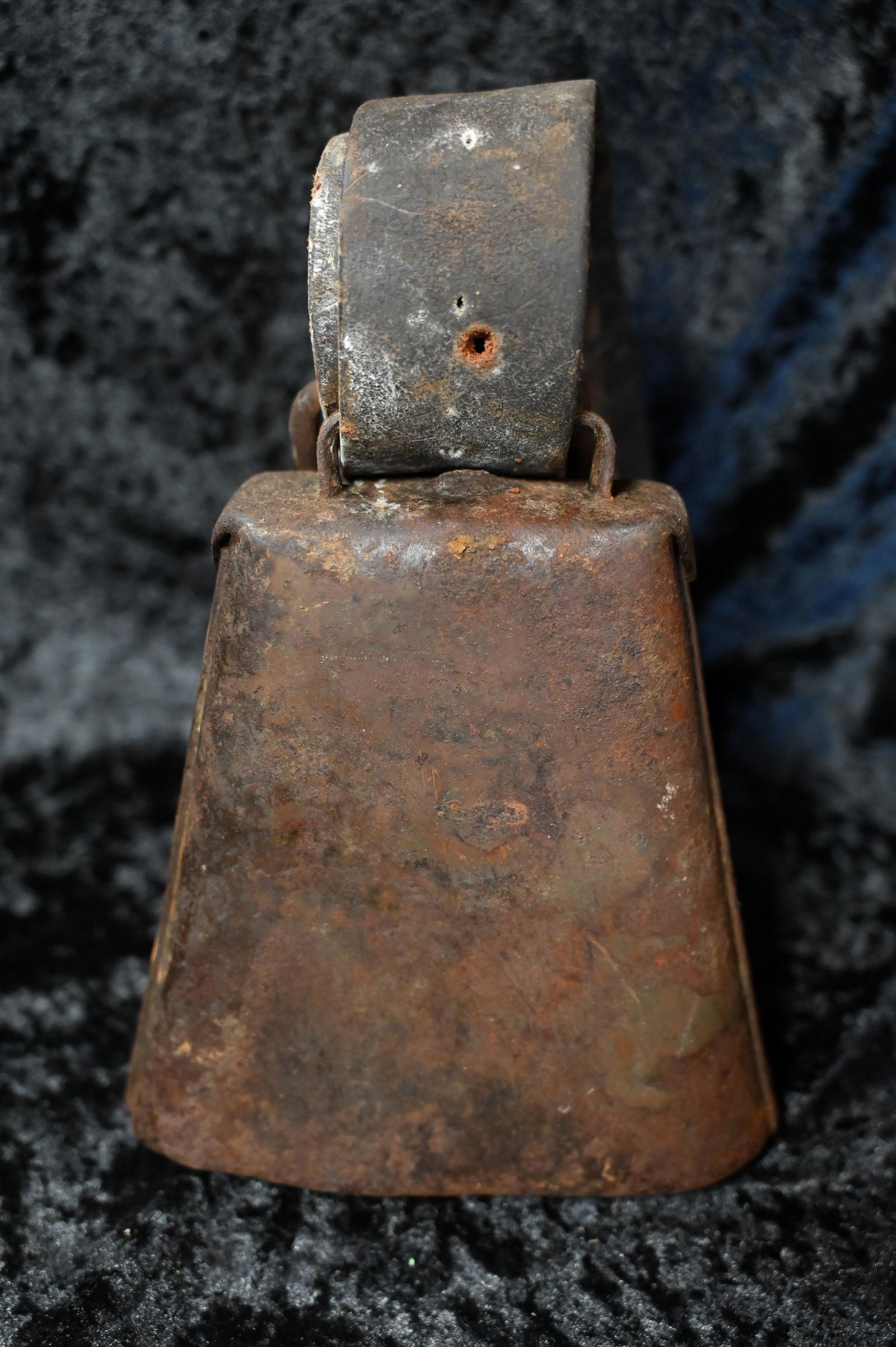 Vintage Cowbell with the original leather harness strap and in great working order.  These were used (1 of 5)