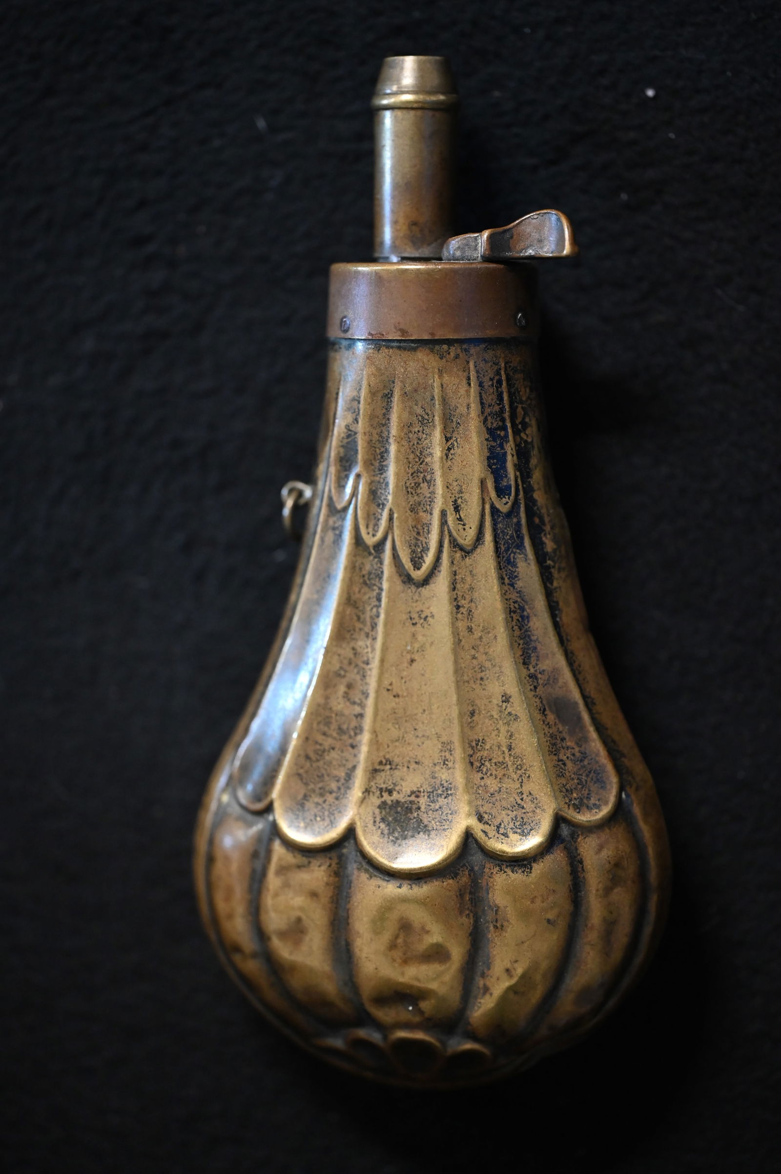 Vintage Brass Powder Flask 6 7/8" Long. (1 of 9)