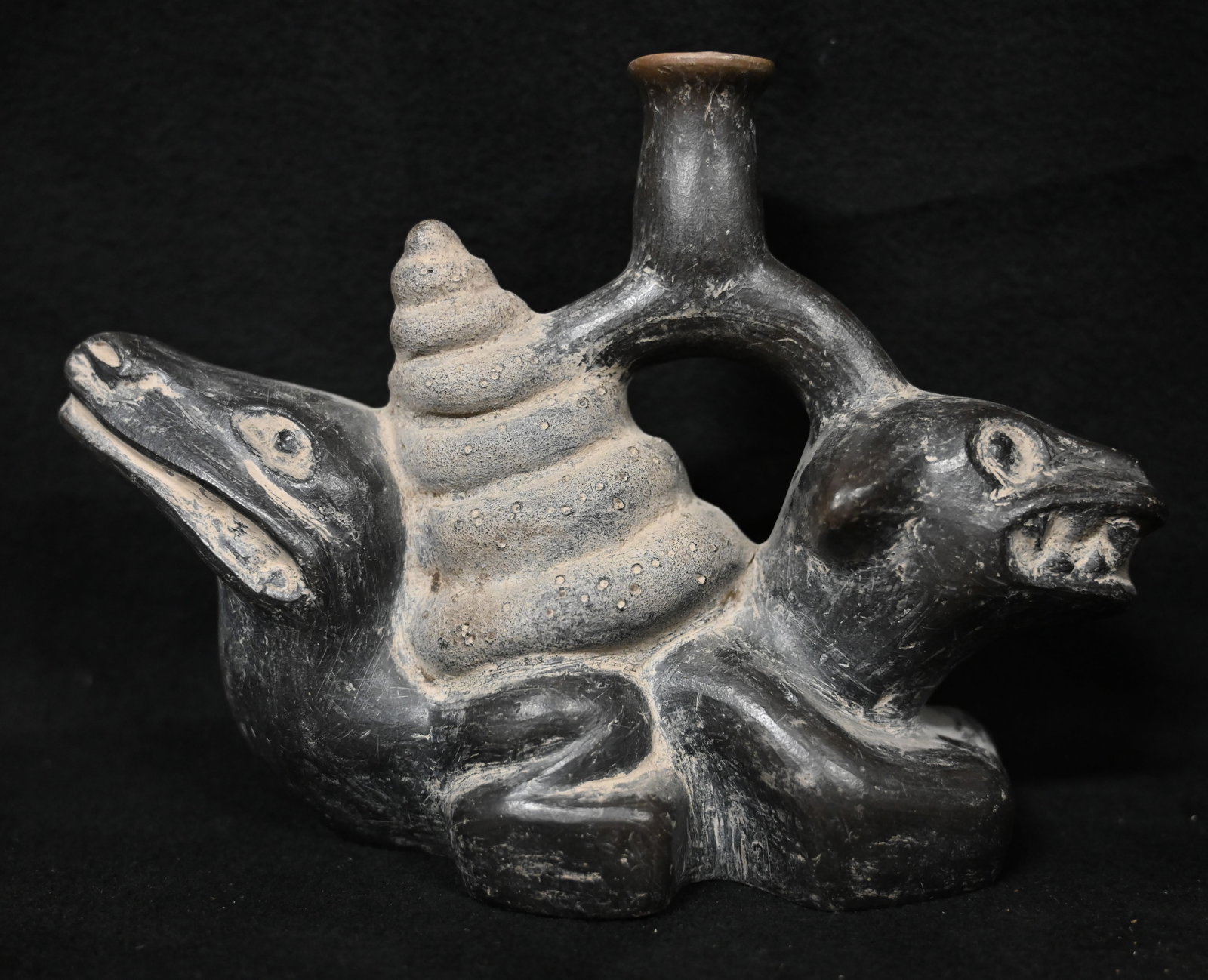 Pre-Columbian Peru, Chimu Culture 2 Headed Figure Vessel Black-Ware Pottery.  6 inches tall and 8 (1 of 13)