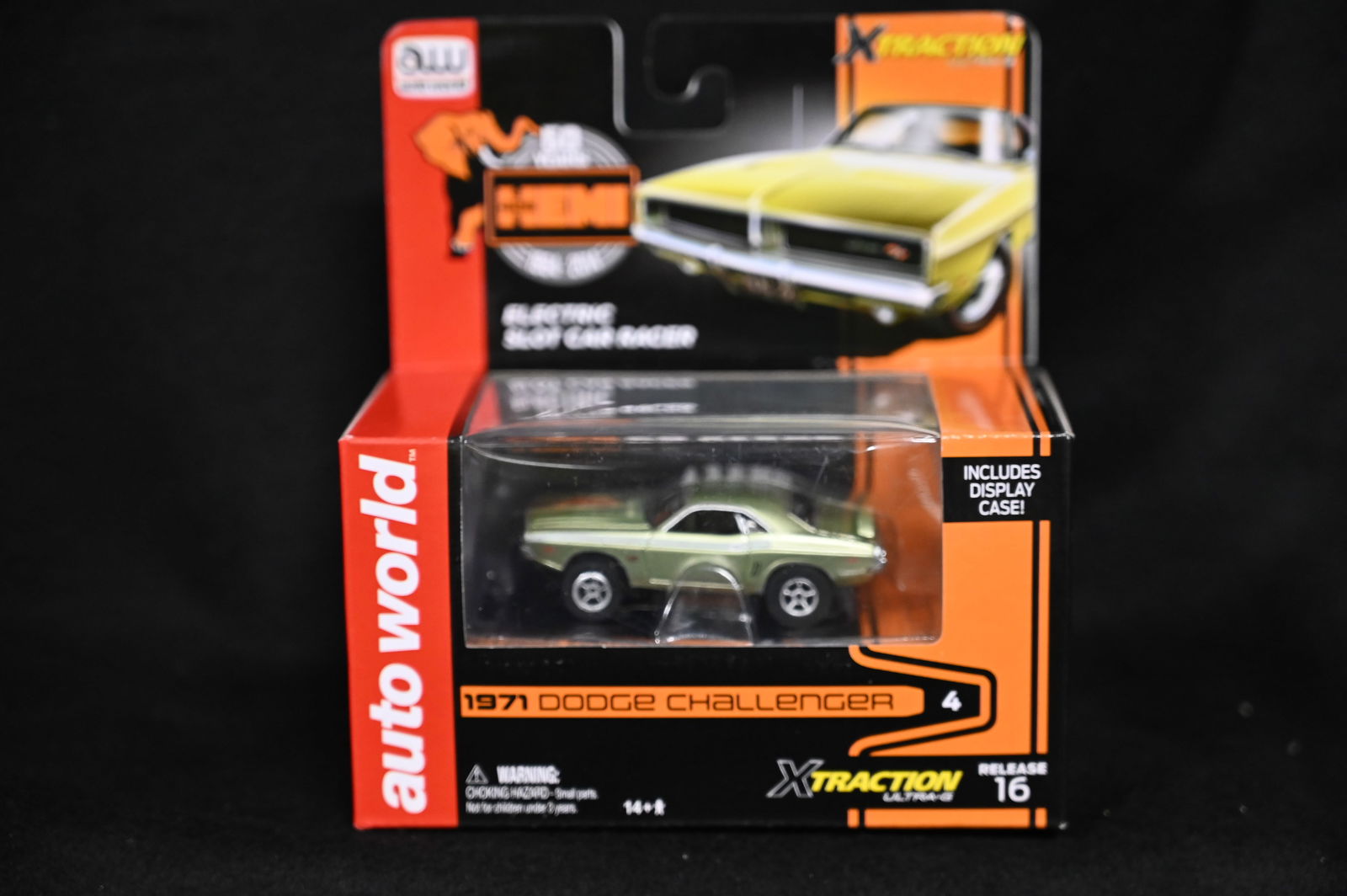 Auto World XTraction Ultra-G 1971 Dodge Challenger 50 Years 426 Hemi Release 16 No. 4 produced in: Auto World XTraction Ultra-G 1971 Dodge Challenger 50 Years 426 Hemi Release 16 No. 4 produced in 2014. Brand new in the original packaging.