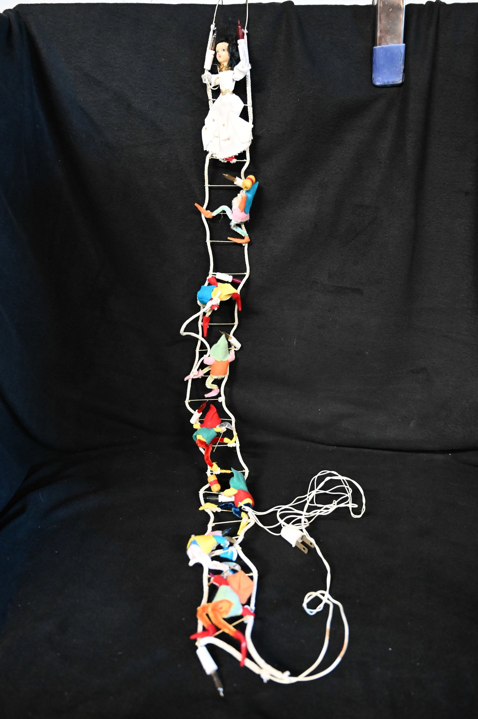 Vintage Snow White and The Seven Dwarves Christmas Light Set. The wire and plug used would date: Vintage Snow White and The Seven Dwarves Christmas Light Set. The wire and plug used would date them to pre 1950.