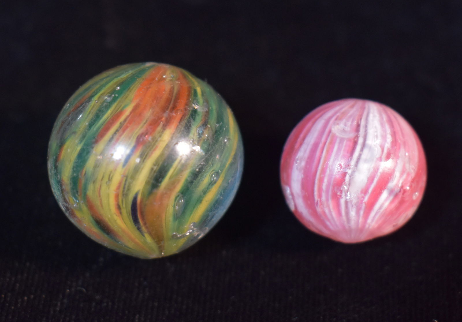 2 Beautiful Onionskin Marbles.  Very attractive antique German handmade marbles. Both are good (1 of 7)