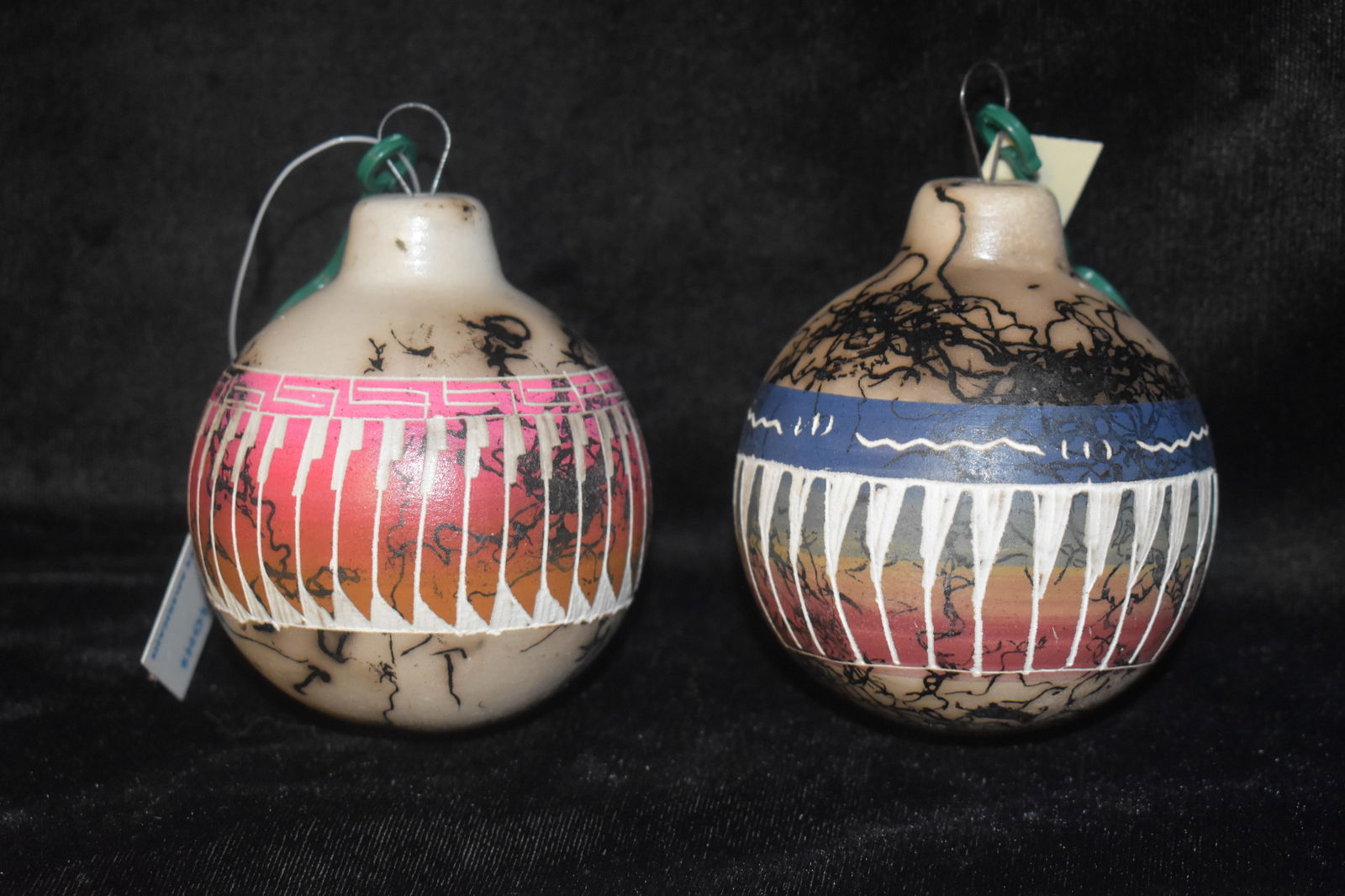 2 Navajo Hand Etched and Painted Horse Hair Pottery Christmas Ornaments (1 of 4)
