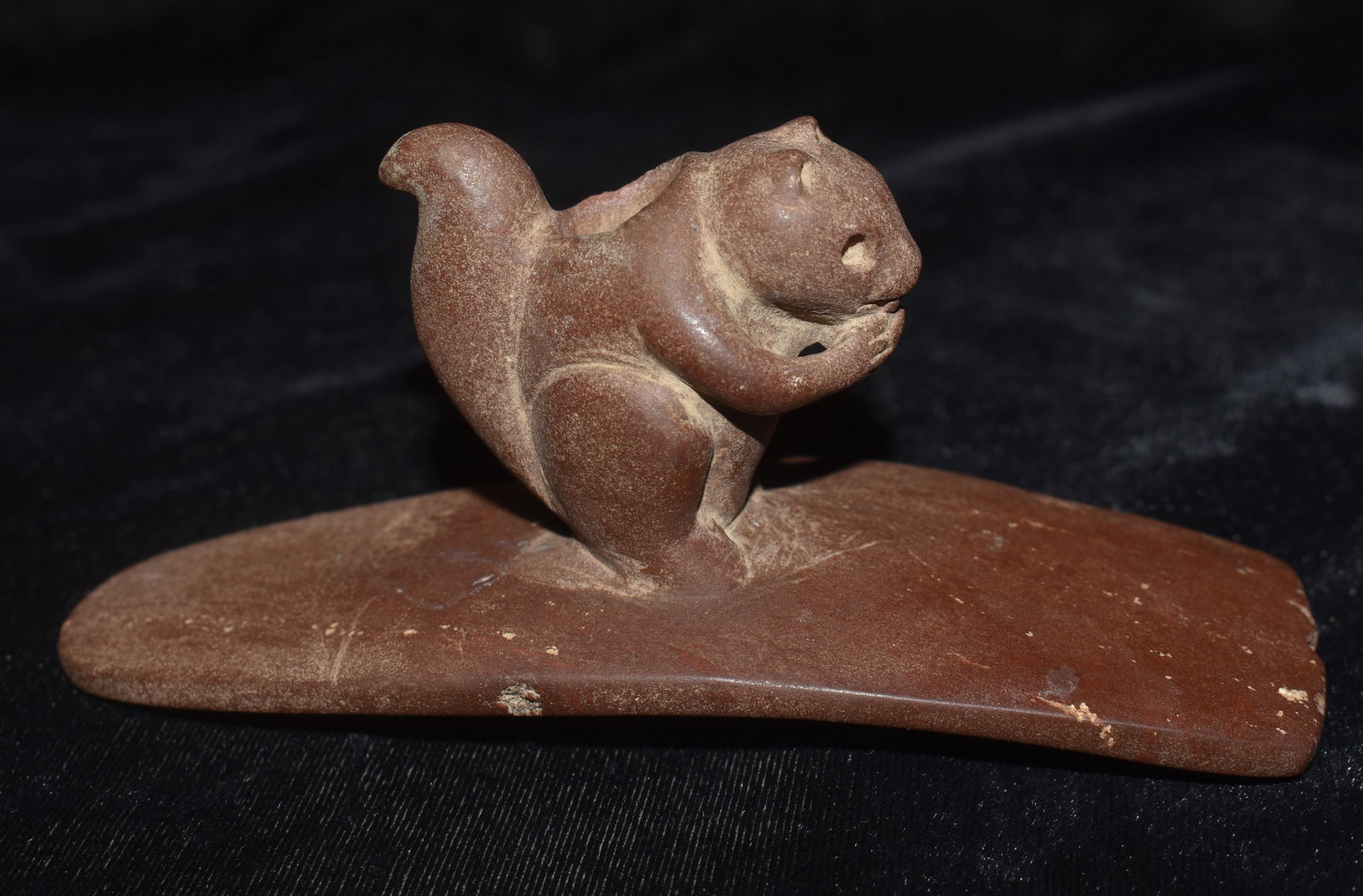 Squirrel Platform Pipe Made by the late Billy Guthrie Mid to late Century: Squirrel Platform Pipe Made by the late Billy Guthrie Mid to late Century. Well known locally for his stone artistry Billy made platform pipes, birdstones, bar amulets and just about everything stone 