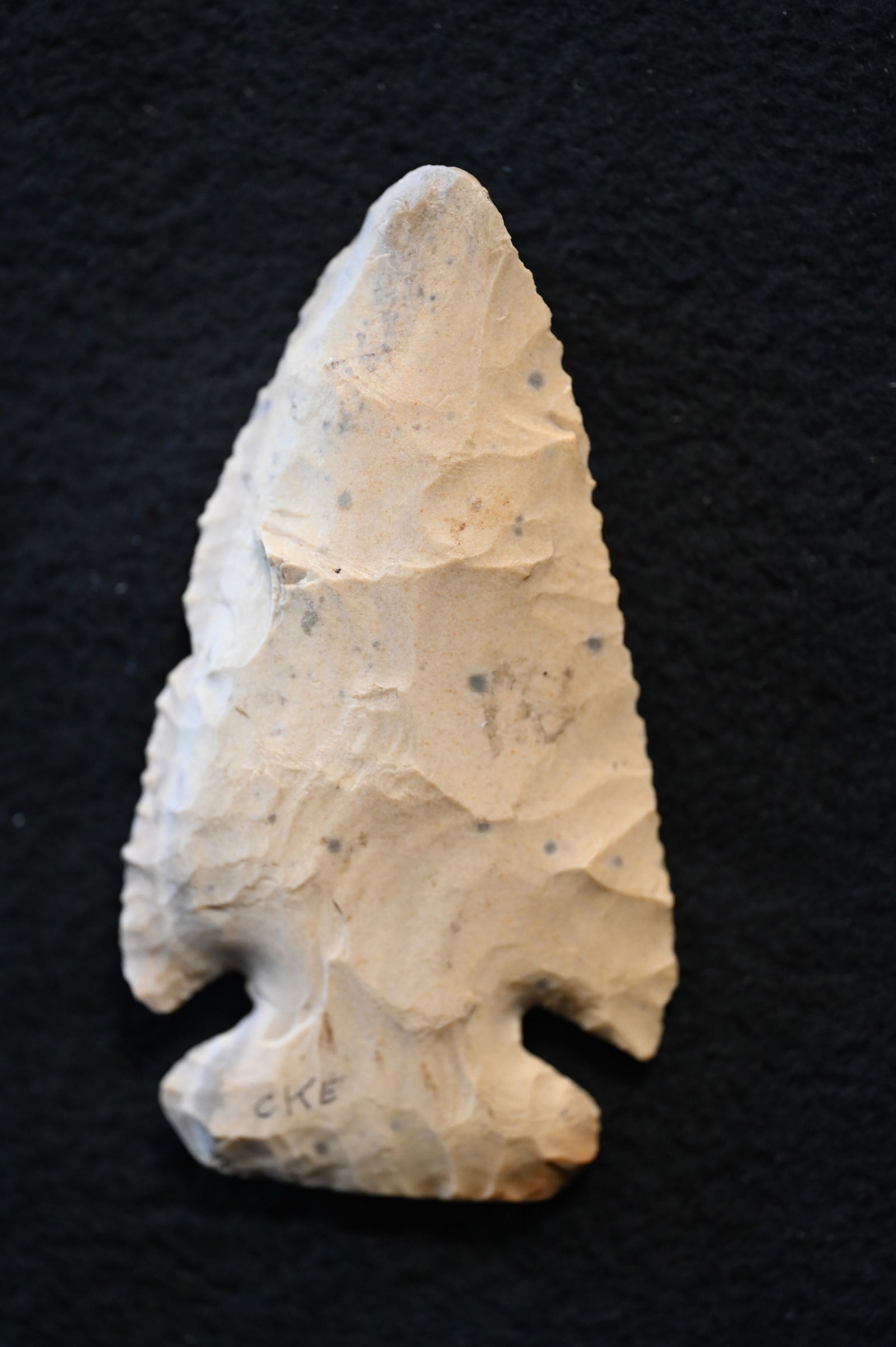 3 3/8" Lost Lake Arrowhead.  Modern re-chipping on the tip. (1 of 11)