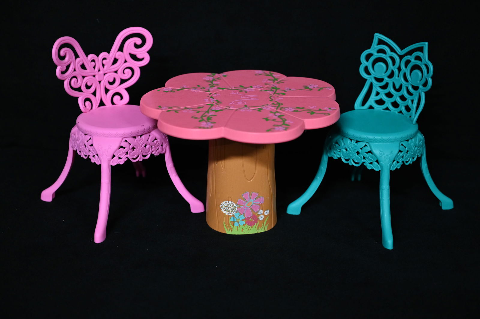American Girl Garden Party Table and Chairs from Wellie Wishers. (1 of 6)