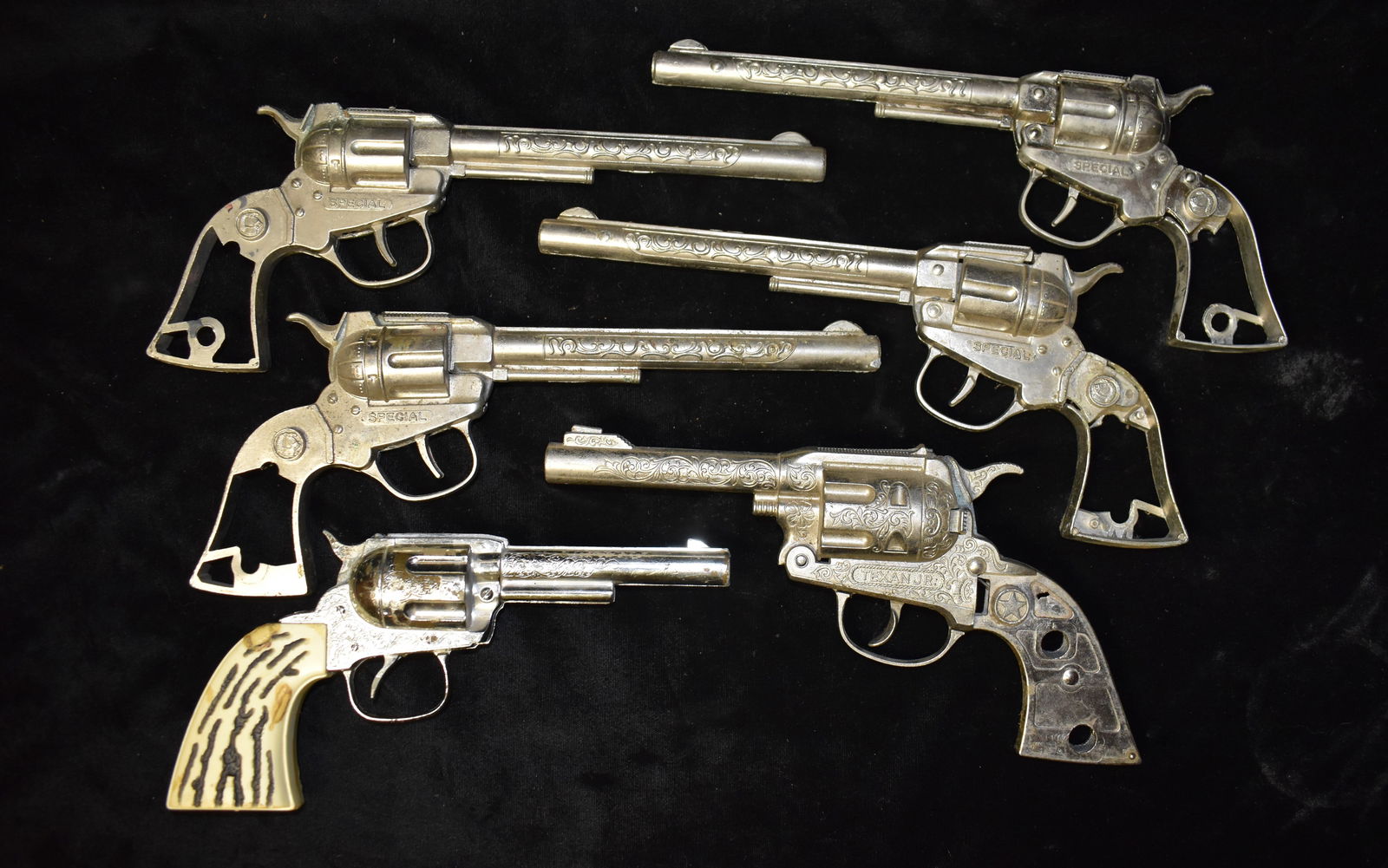 6 Vintage Cap Guns Hubley & Special Parts Guns or Add Handle Guards (1 of 7)