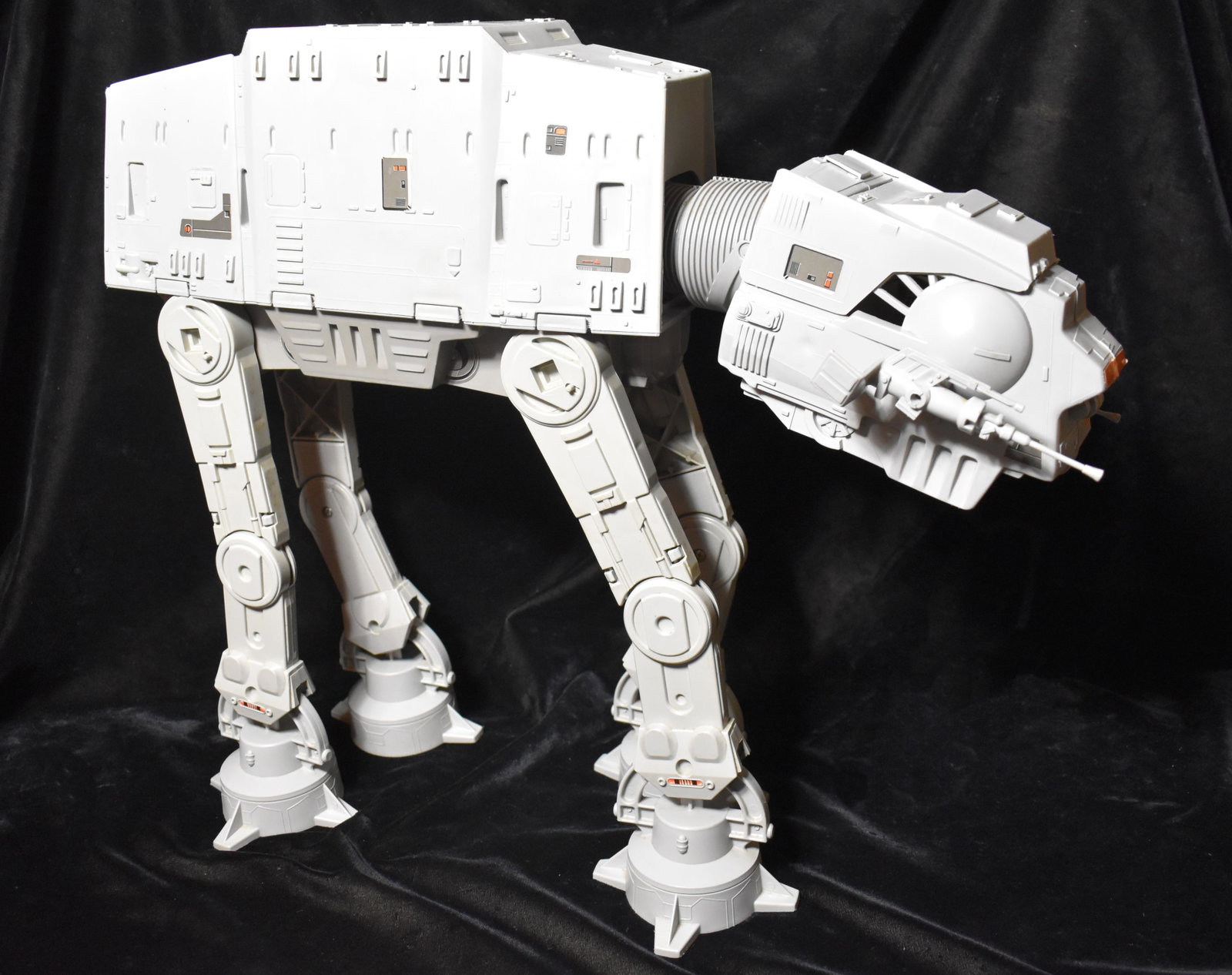 17 1/2" Vintage Star Wars AT-AT Walker 1981 All Original (Nice!): Vintage Star Wars AT-AT Walker 1981 All Original. Only thing we see missing is the bullets that go in the cannons on the front. This is a cherry piece for as old as it is. Very clean with all of its s