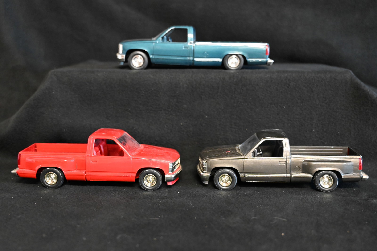 3 Chevrolet Trucks Dealer Promotional Cars 1/25 Scale Plastic Model Cars.: 3 Chevrolet Trucks Dealer Promotional Cars 1/25 Scale Plastic Model Cars.