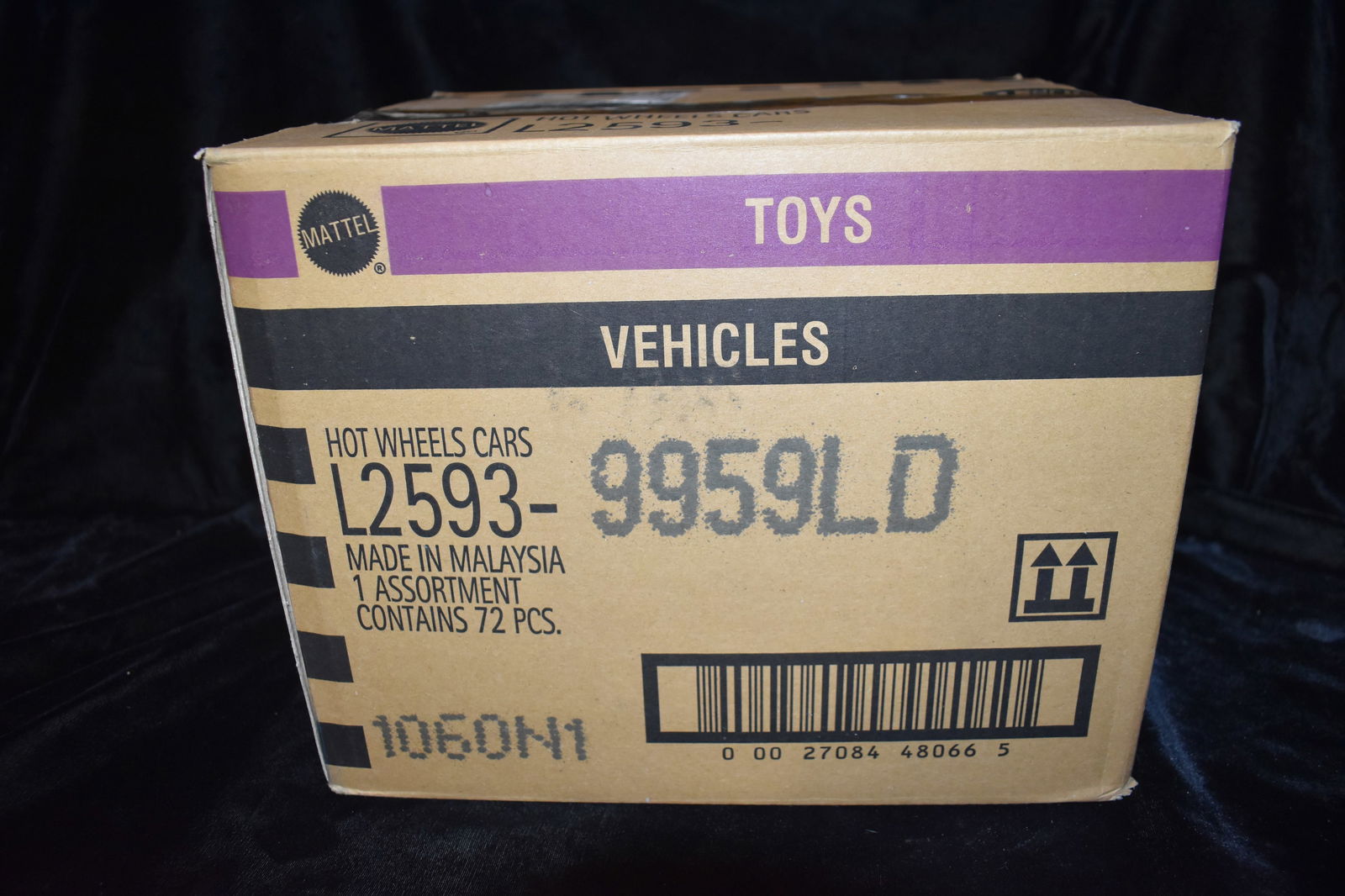 Mattel Hot Wheels Assortment contains 72 cars: Mattel Hot Wheels Assortment contains 72 cars. All cars are brand new and in their original card. The cars in the box probably don't match the numbers on the outside of the box. We made sure the numbe