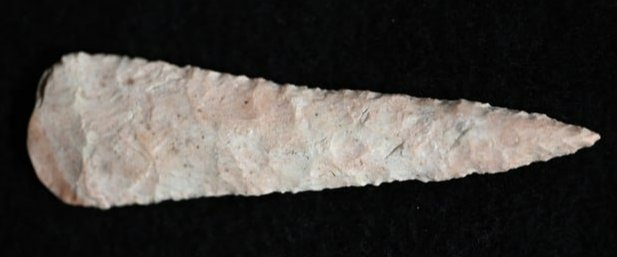 4 5/8" Cobbs Knife Found in Madison Co. Illinois by Duane Neal.  Very well made Artifact. (1 of 9)