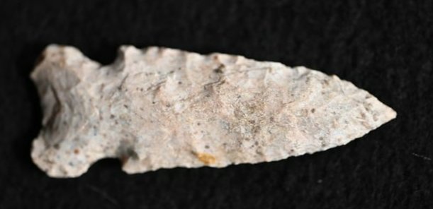 3" Graham Cave Arrowhead Found by Dale Roberts in Clark Co. Missouri.: 3" Graham Cave Arrowhead Found by Dale Roberts in Clark Co. Missouri.