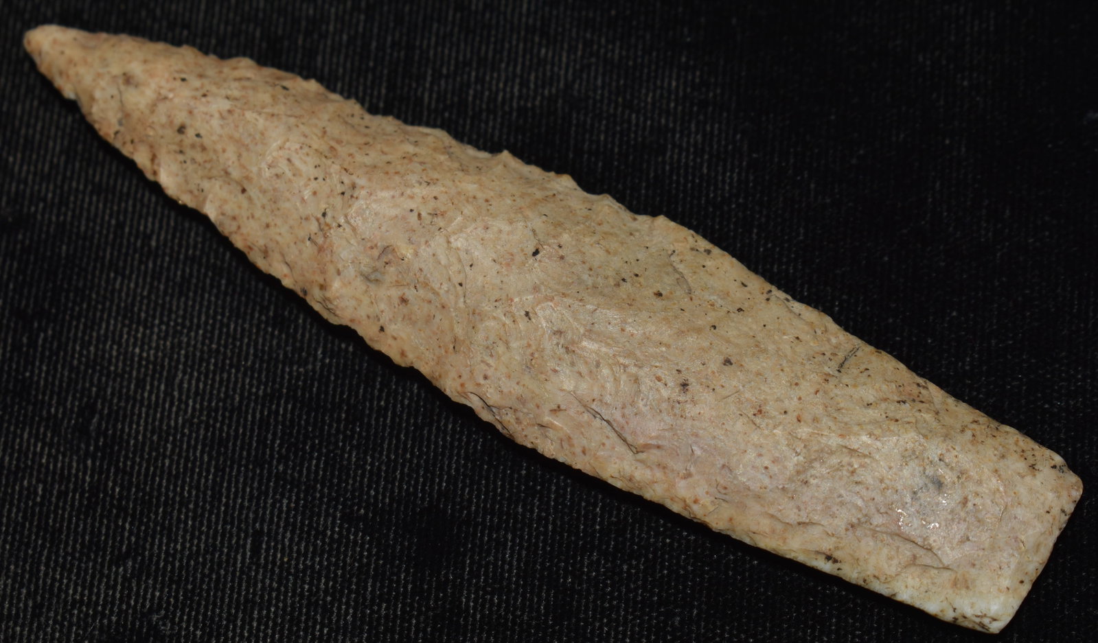 4 1/8" Nicely Made Nebo Hill found in Pettis County, Missouri w/ Keele COA: 4 1/8" Nicely Made Nebo Hill found in Pettis County, Missouri w/ Keele COA. Ex George Wolf Collection