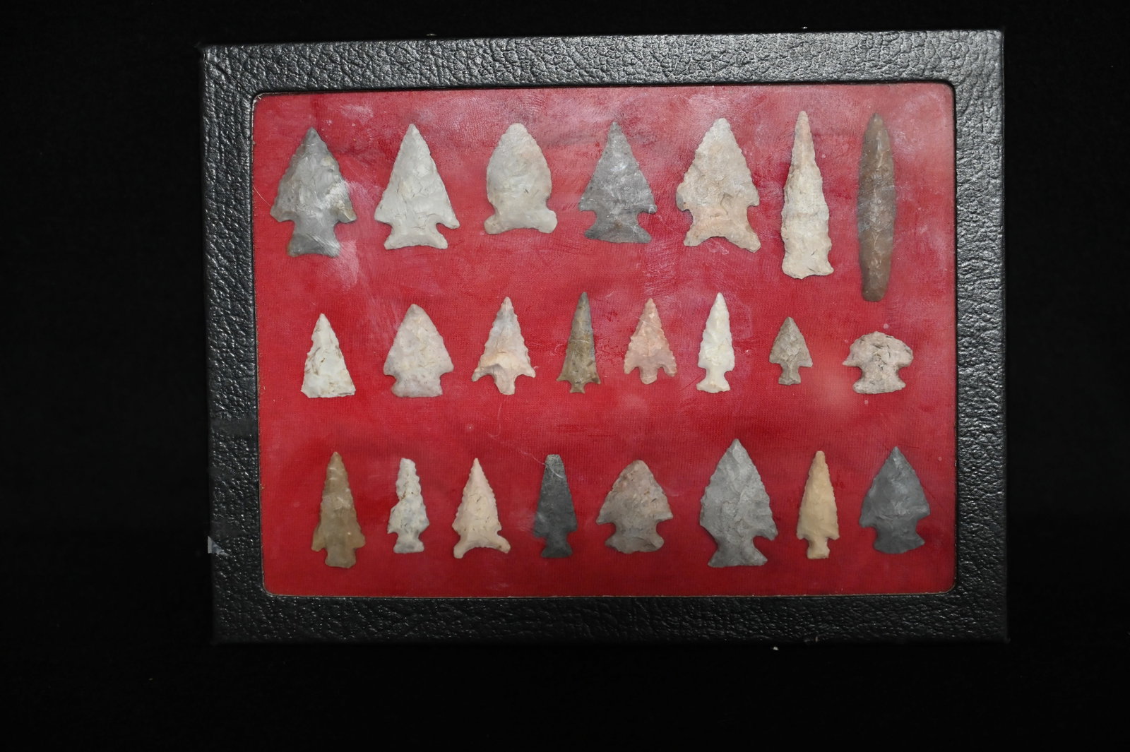Frame of 23 Bird Points Found in Southeast Iowa Longest is 1 7/8 inches.  The 6"x8" Frame is (1 of 5)
