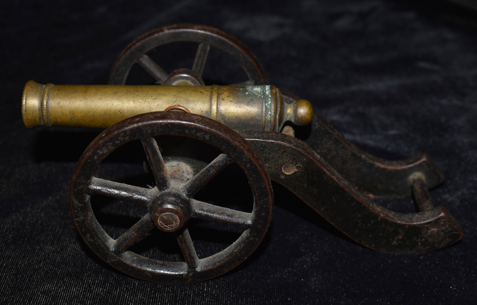 Vintage/Antique CIVIL WAR Cast Iron & Brass Toy CANNON 5 3/8" (1 of 8)