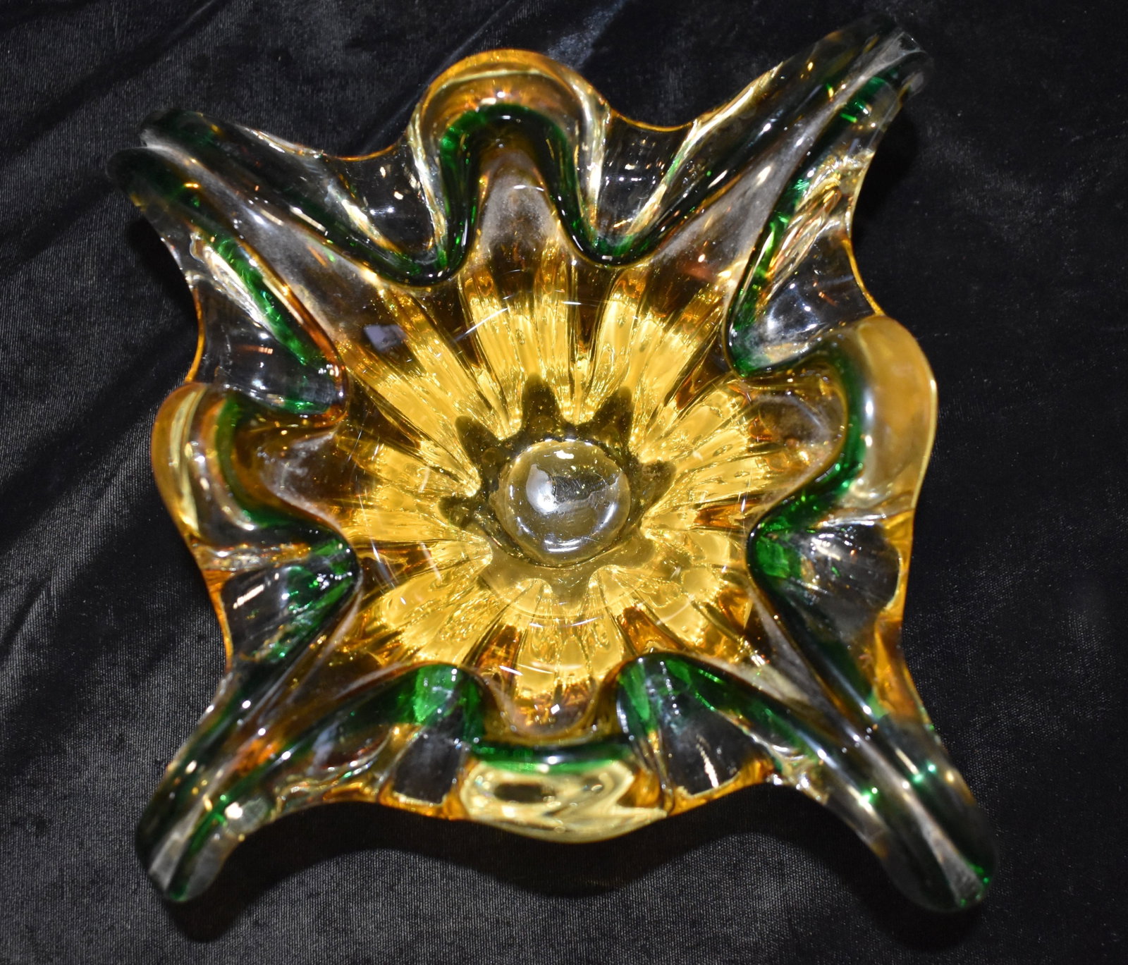 Vintage Cased Retro Glass Ashtray - Murano Style: Vintage Cased Retro Glass Ashtray - Murano Style. Excellent condition. Measures 10 5/8" Wide and 4 1/4" Tall.