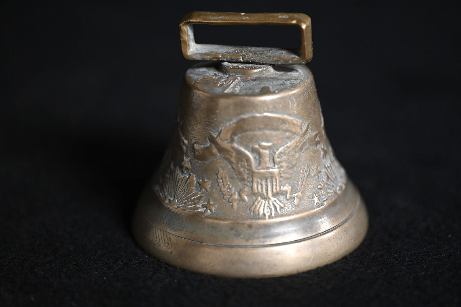 Vintage American Eagle Brass Bell 3 1/2" Tall. (1 of 6)