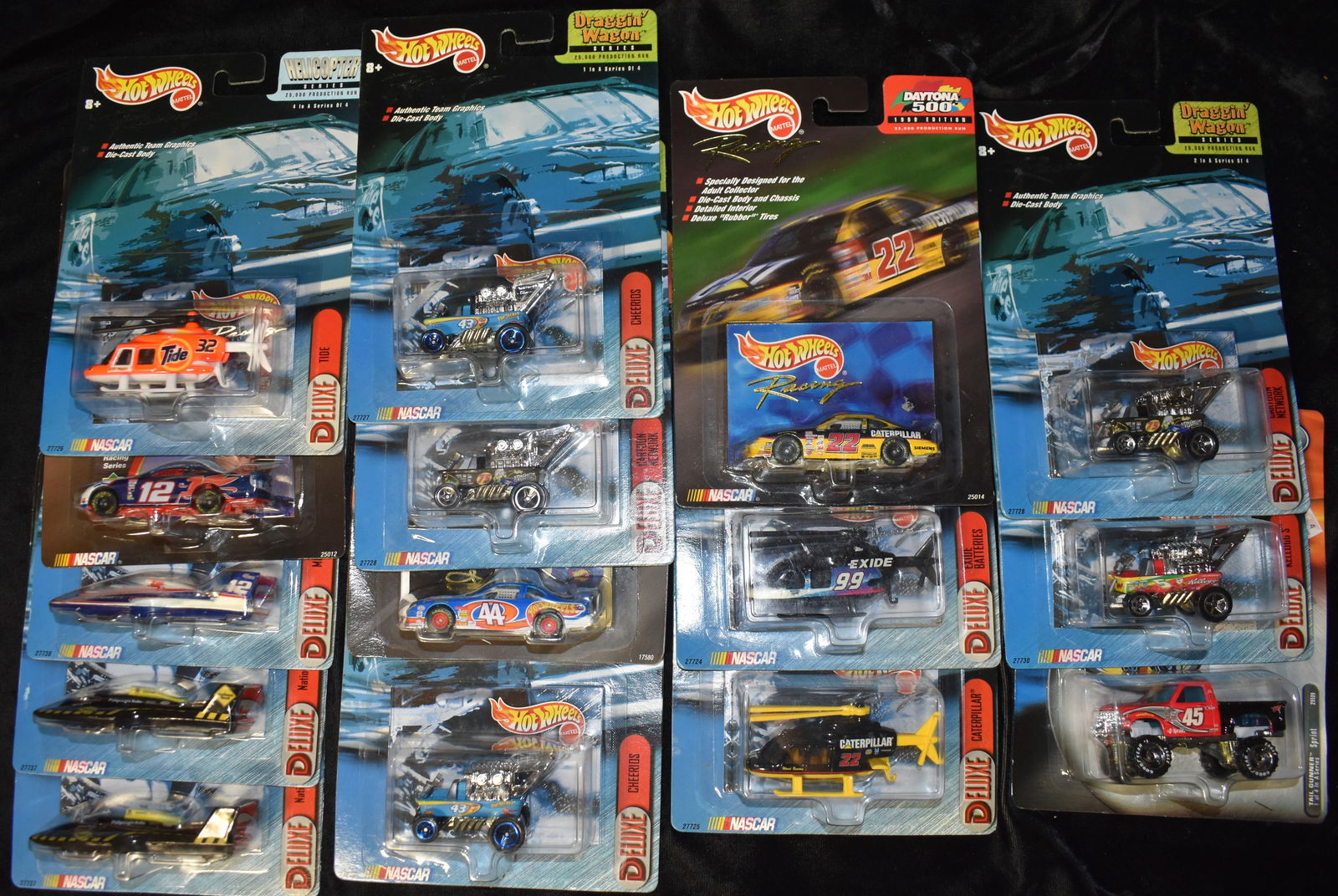 15 Hot wheels Racing 1:64 Scale Diecast Cars 1999: 15 Hot wheels Racing 1:64 Scale Diecast Cars 1999. Appear to be mostly 1999-2000. New in their original cards.