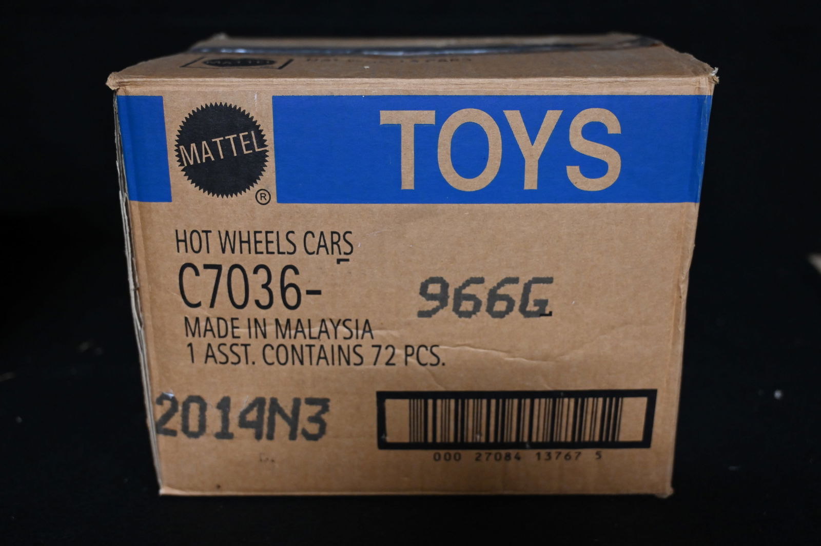 Mattel Hot Wheels Assortment contains 72 cars. All cars are brand new and in their original card.: Mattel Hot Wheels Assortment contains 72 cars. All cars are brand new and in their original card. The cars in the box may not match the numbers on the outside of the box. We made sure the number of ca