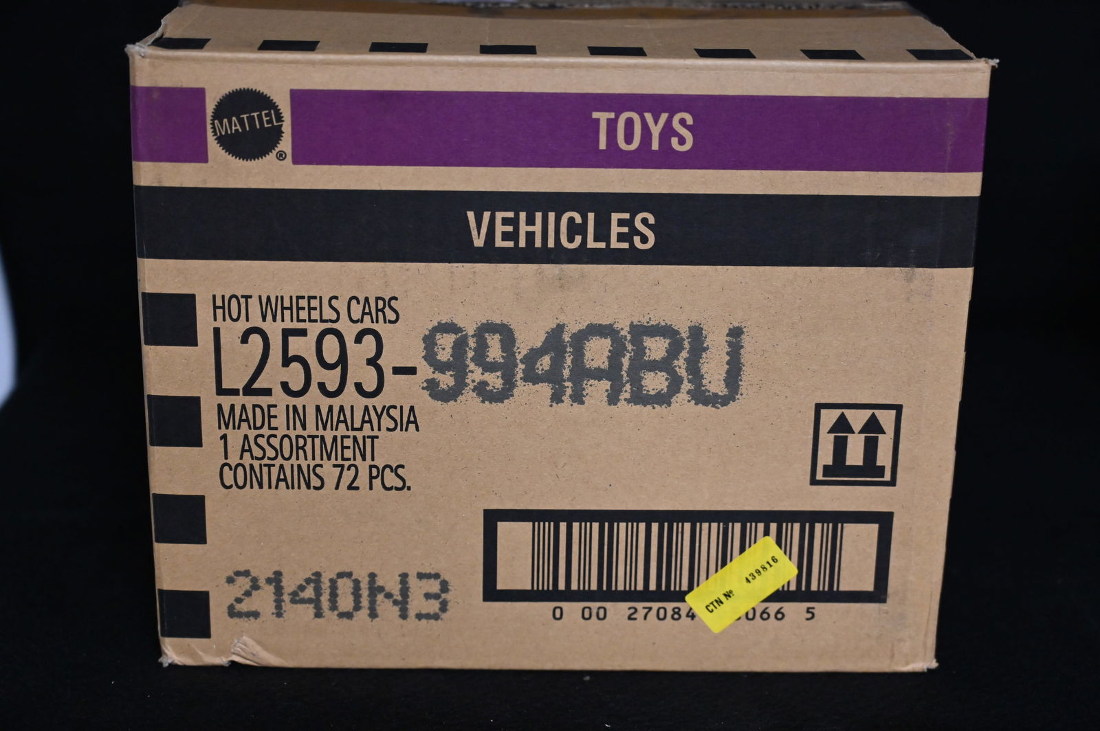 Mattel Hot Wheels Assortment contains 72 cars. All cars are brand new and in their original card.: Mattel Hot Wheels Assortment contains 72 cars. All cars are brand new and in their original card. The cars in the box may not match the numbers on the outside of the box. We made sure the number of ca