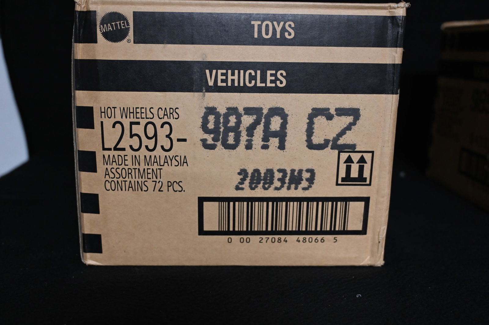 Mattel Hot Wheels Assortment contains 72 cars. All cars are brand new and in there original card.: Mattel Hot Wheels Assortment contains 72 cars. All cars are brand new and in there original card. The cars in the box may not match the numbers on the outside of the box. We made sure the number of ca