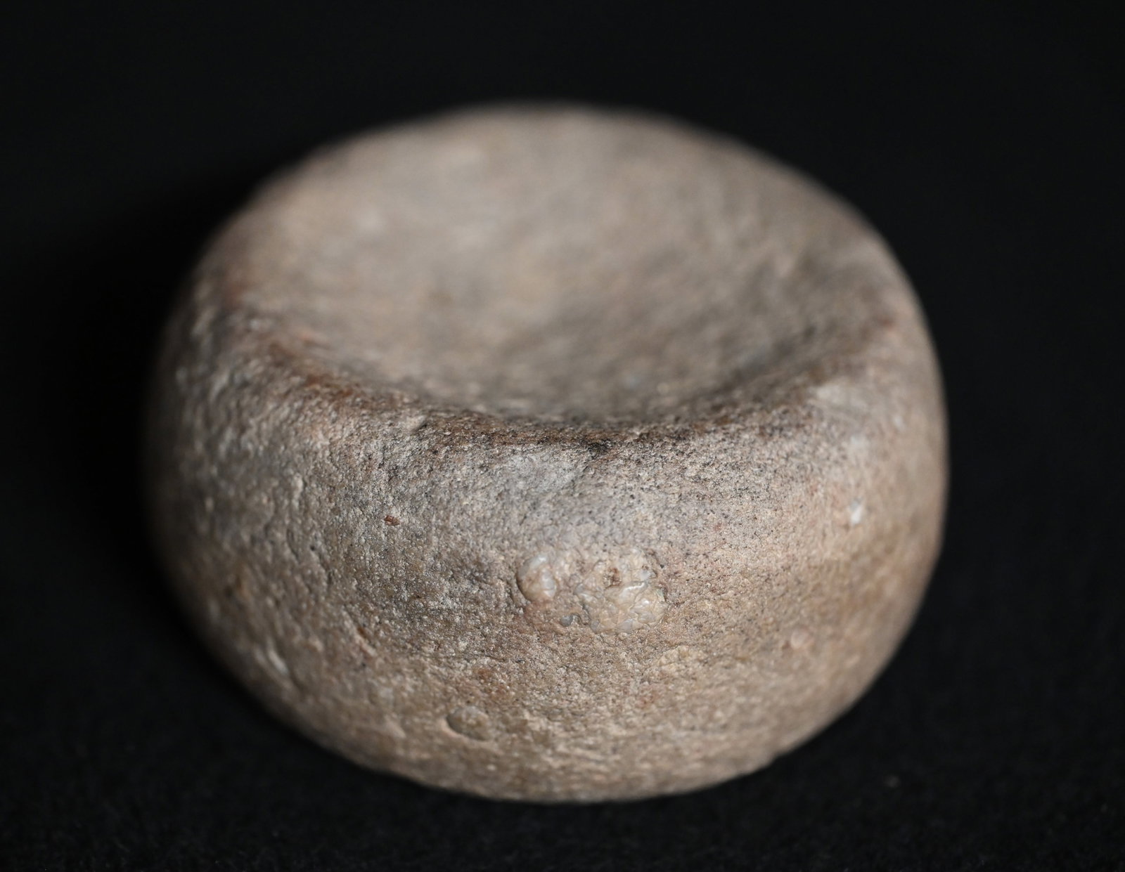 4 1/8" Discoidal Found in Pike Co. Illinois.: 4 1/8" Discoidal Found in Pike Co. Illinois.