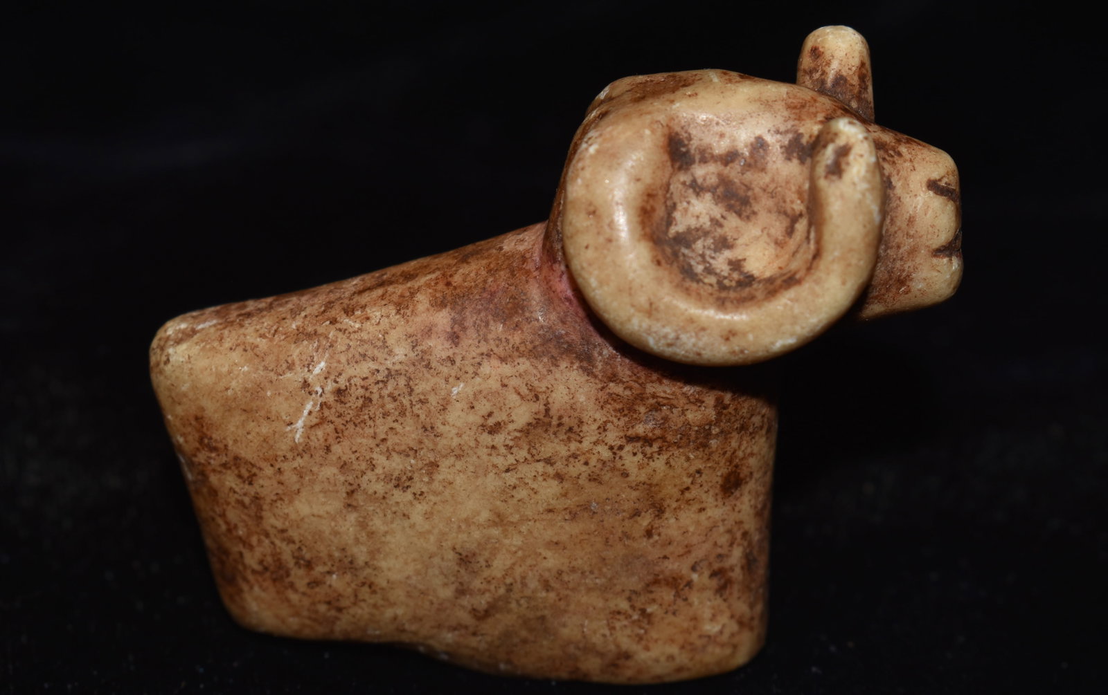 Incan Pre-Columbian Stone Ram c. AD 1500 - 1700: Incan Pre-Columbian Stone Ram c. AD 1500 - 1700. Stone animal forms like this one were used for religious offerings and kept as benevolent charm. Excellent example of its type.
