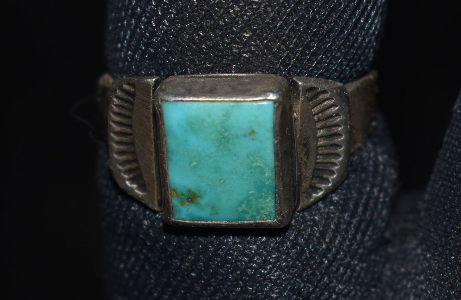 Navajo Sterling Silver & Turquoise Ring Size 6 1/2 (1 of 5)