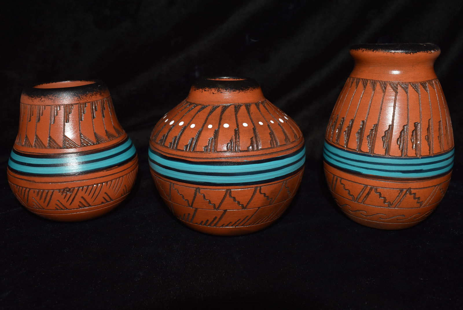 3 Small Navajo Hand Etched Pottery Vases by Shy W. (Navajo) 3 3/4" to 4 3/4" (1 of 5)