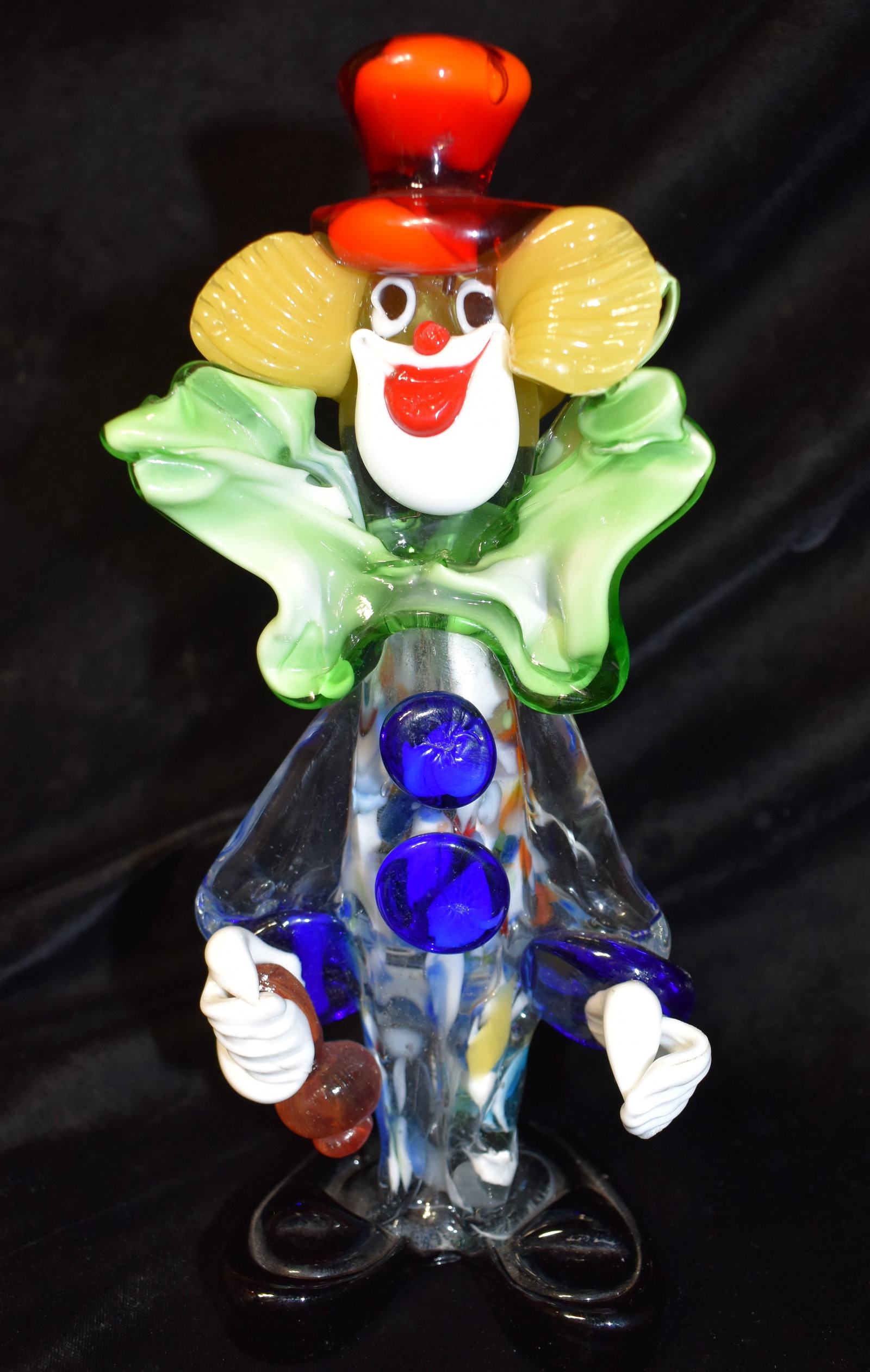 9 5/8" Venetian Murano Blown Glass Clown: 9 5/8" Venetian Murano Blown Glass Clown. This is an exceptional piece of circa 1950's blown glass artistry. It is in excellent condition.