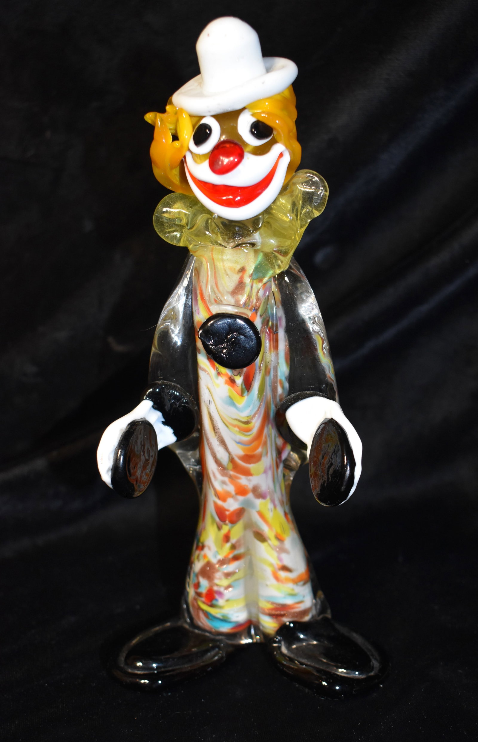 8 3/4" Venetian Murano Blown Glass Clown: 8 3/4" Venetian Murano Blown Glass Clown. This is an exceptional piece of circa 1950's blown glass artistry. It is in excellent condition.