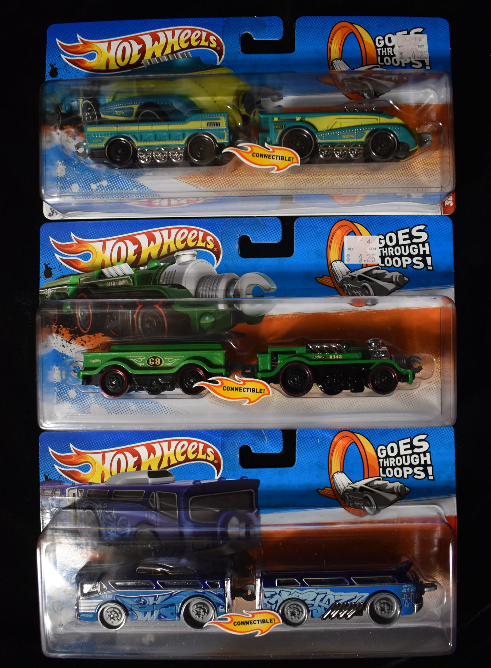 3 Connectible Hot wheels 2010 Super Stoker, Bendy Bus & Super Steamliner.  New in their original (1 of 3)