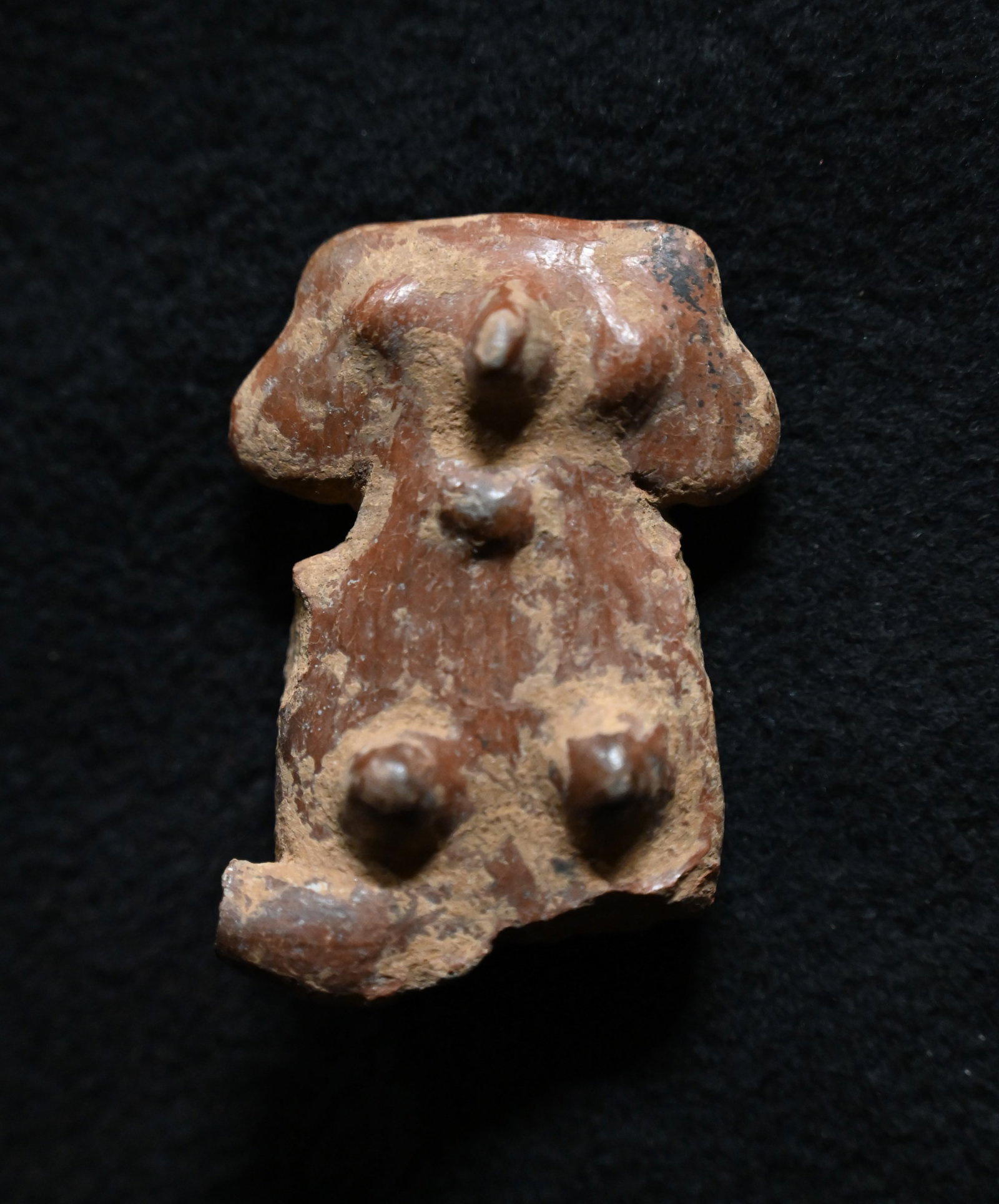 2 1/16" Pottery Face Figure found in South America Ex: Dale and Betty Roberts Collection.: 2 1/16" Pottery Face Figure found in South America Ex: Dale and Betty Roberts Collection.