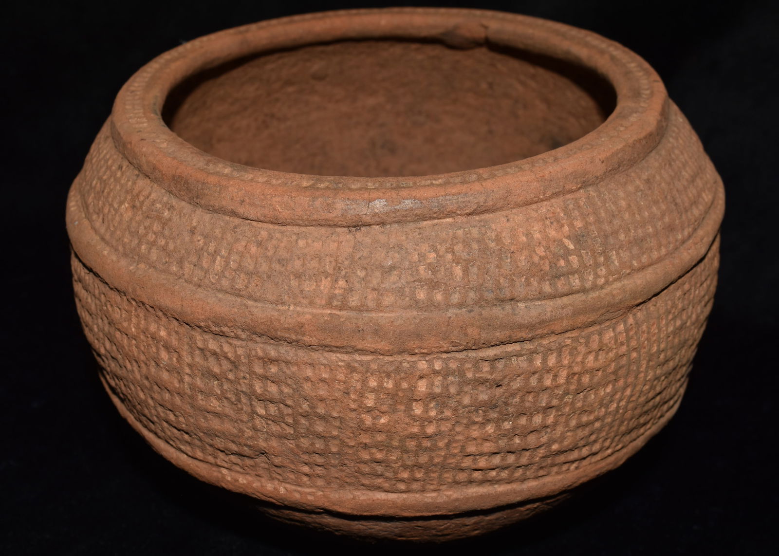 6 3/4" Heavily Imprinted Terracotta Pot (1 of 8)