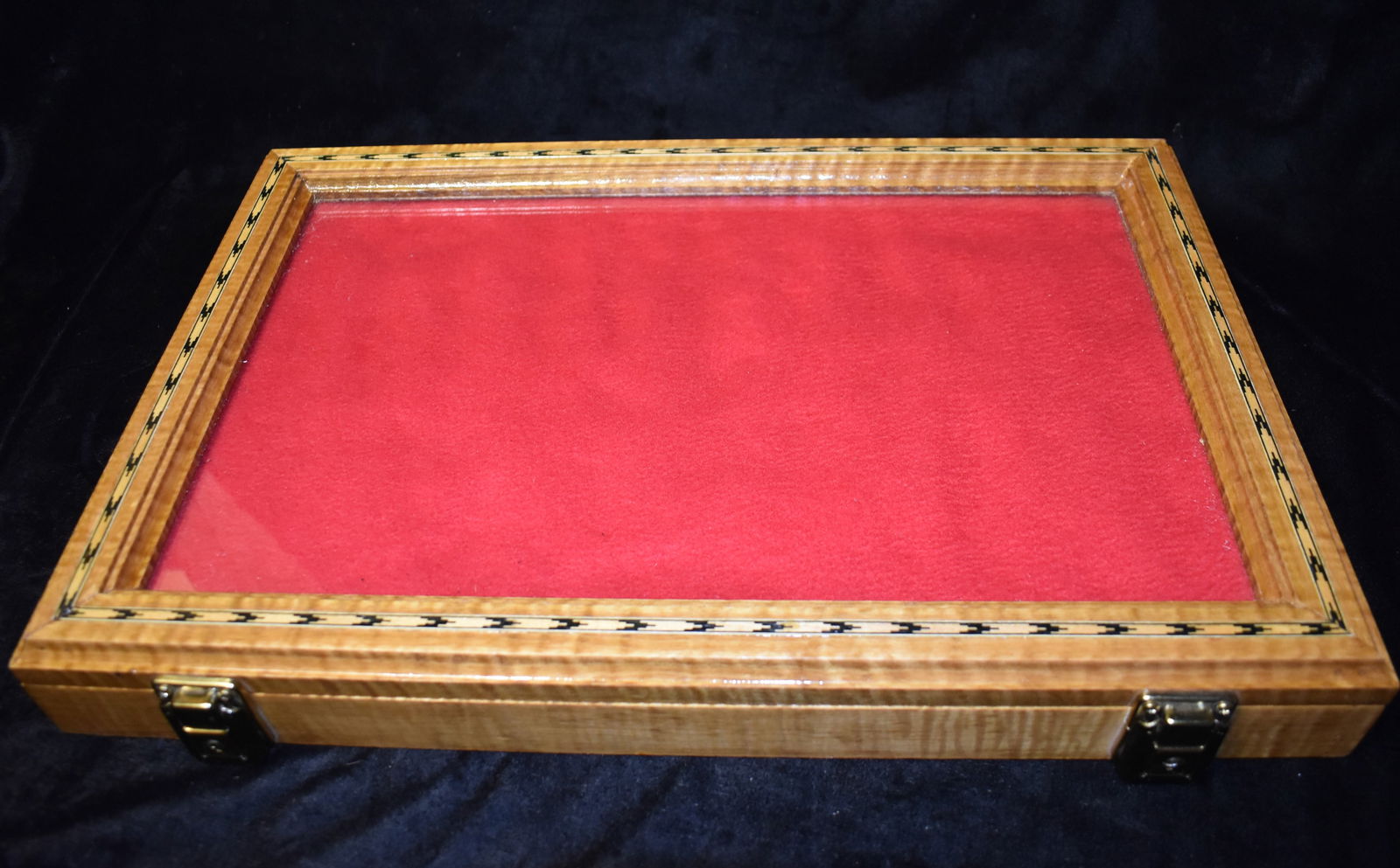 18" by 12" Arrowhead Display Case (1 of 4)