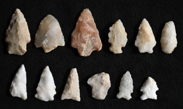 12 Quartz Arrowheads Found in South Carolina Longest is 2 3/16" (1 of 5)