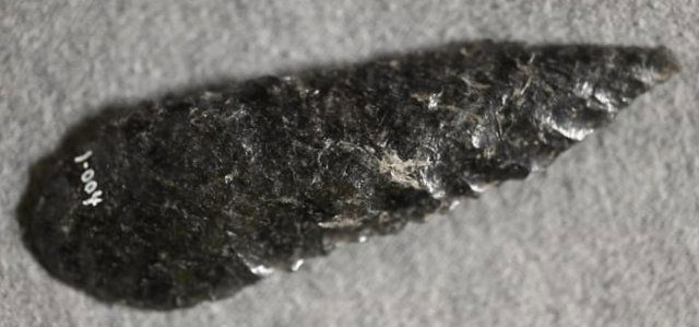 3 3/8" Obsidian Cascade Found by Venn Keeling in Lake Co. California on or near Bartlett Mountain: 3 3/8" Obsidian Cascade Found by Venn Keeling in Lake Co. California on or near Bartlett Mountain in the early to mid 1900's. This collection was catalogued by Berkeley University. Key words: Ancient,