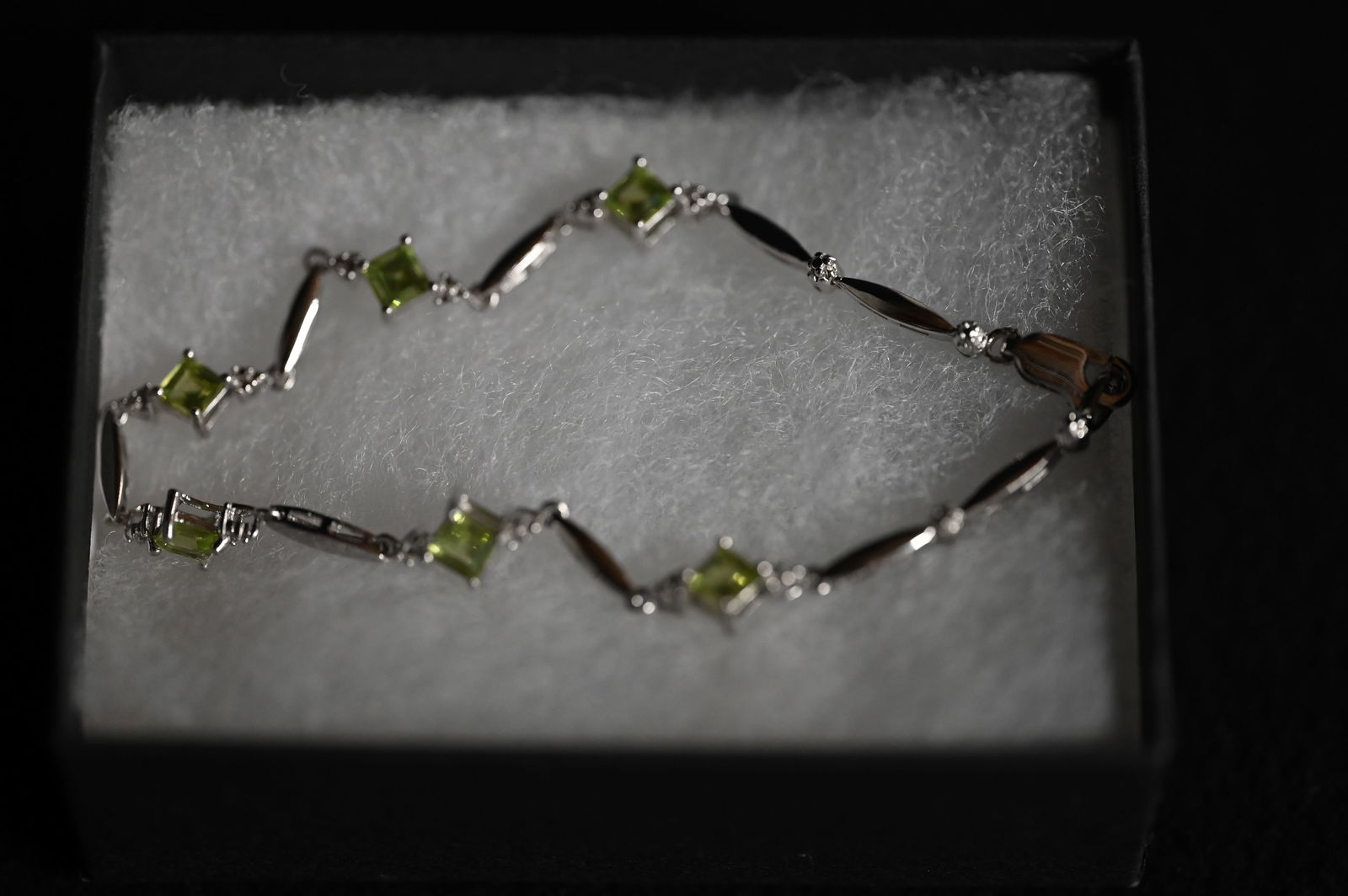 Genuine 3.50Ct Peridot and Diamond Accent Bracelet (1 of 6)