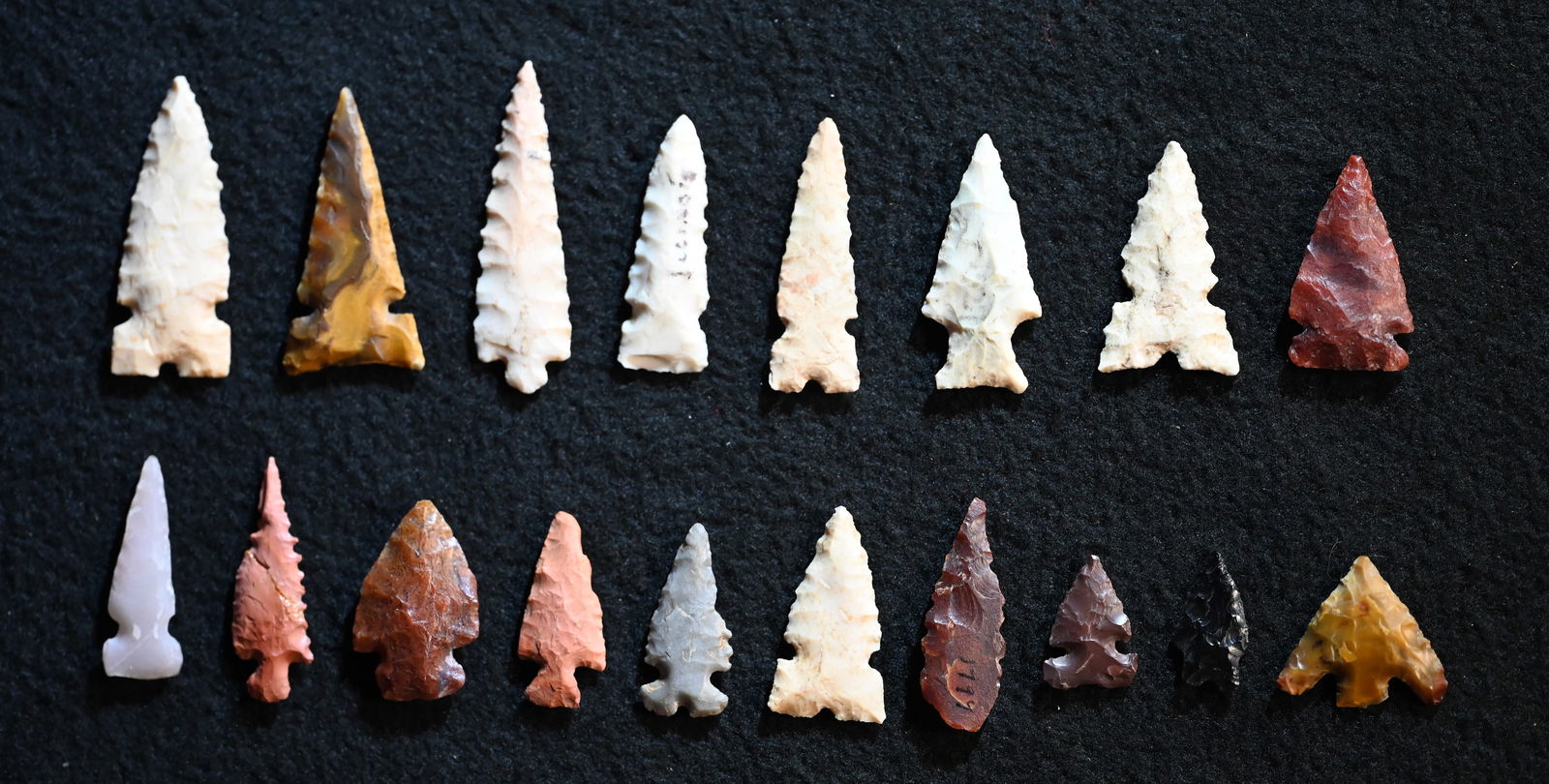 18 Bird Points Modern or Re-Chipped Longest is 1 11/17".  Includes several Cahokia Bird Points. (1 of 5)