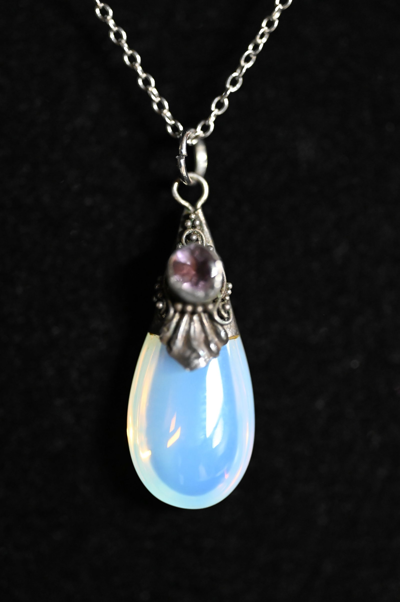 Sterling Silver Moonstone and Amethyst Necklace: Material: Italy Sterling Silver Stone: Moonstone and Amethyst