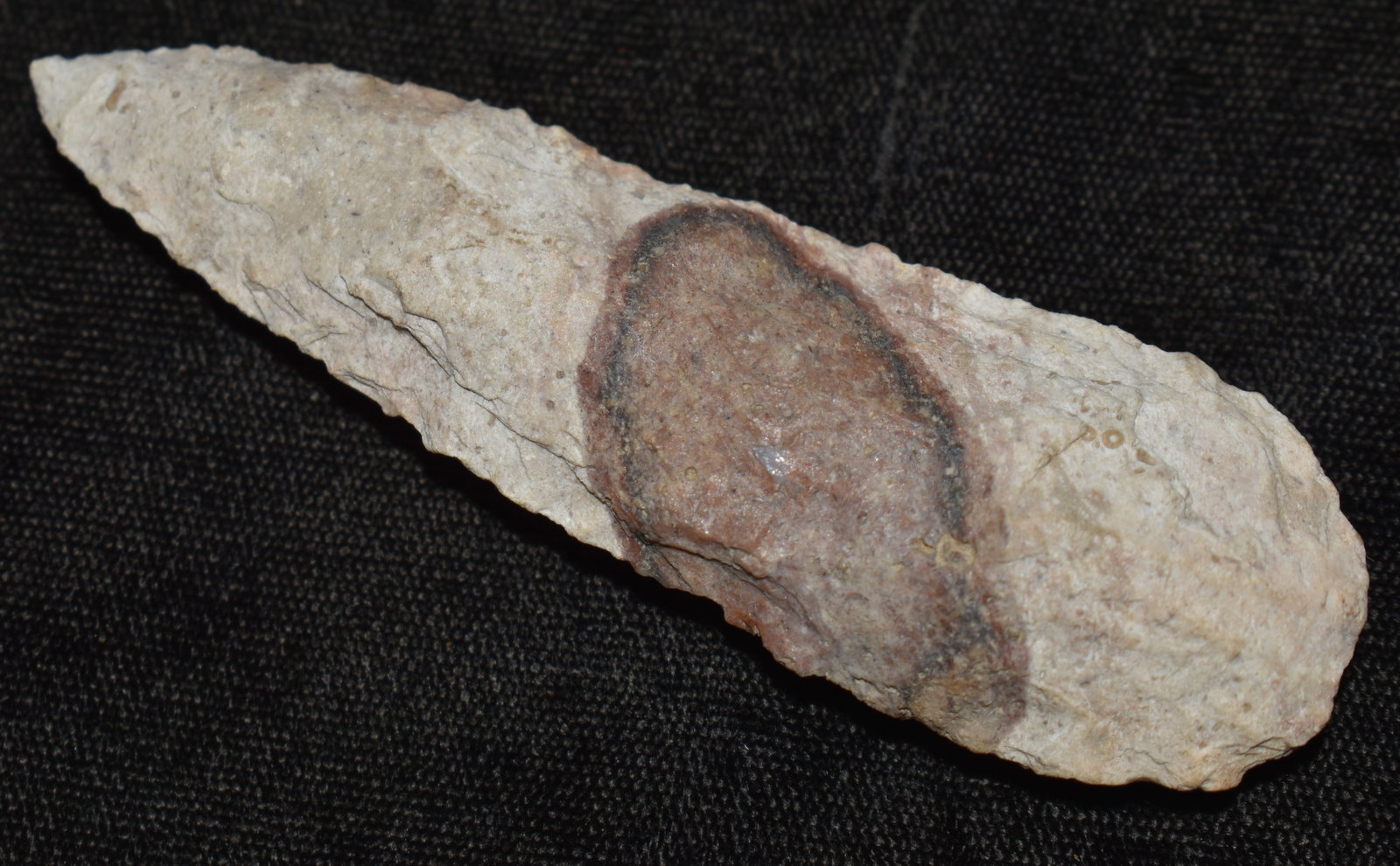 3 3/8" Karnak Arrowhead found in Clark County, Missouri: 3 3/8" Karnak Arrowhead found in Clark County, Missouri. From the life time collection of James Bond.