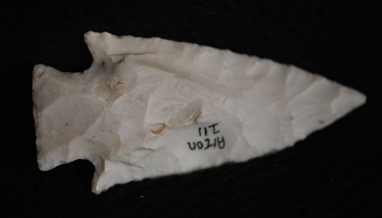 3 7/16" Kampsville Arrowhead Found in Alton Co. Illinois Ex: Matt Lay Collection. (1 of 10)